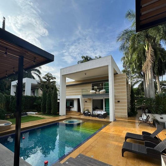 CASA A LA VENTA EN PANCE CALI