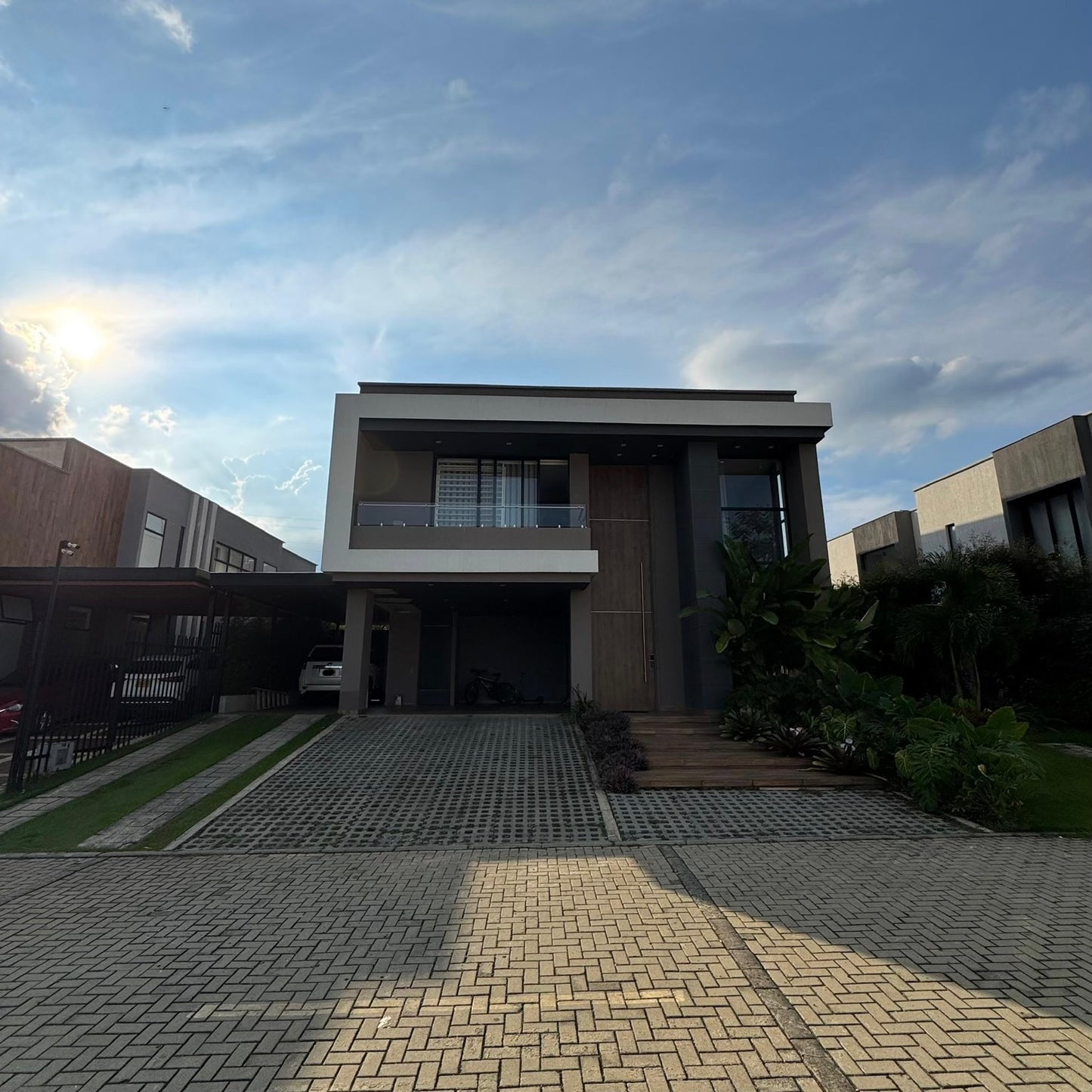 CASA LUJOSA EN PANCE CALI EN VENTA