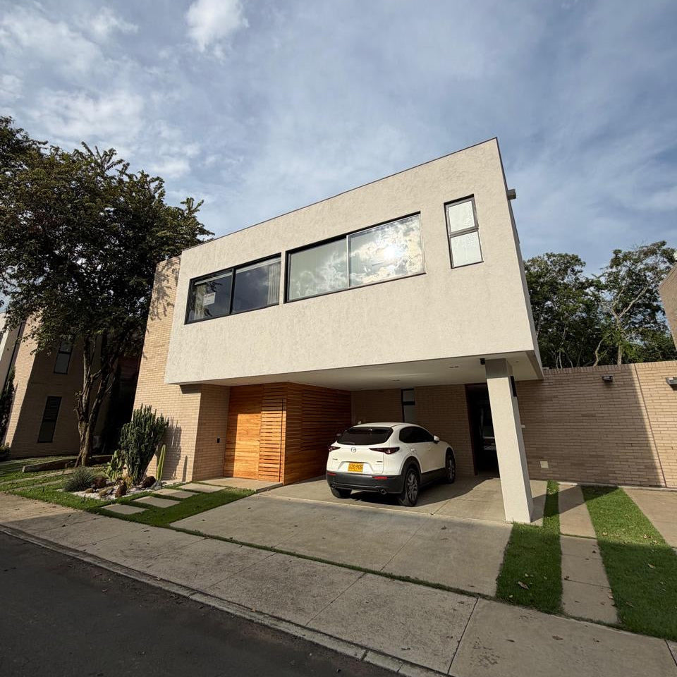 CASA MODERNA EN VENTA PANCE CALI