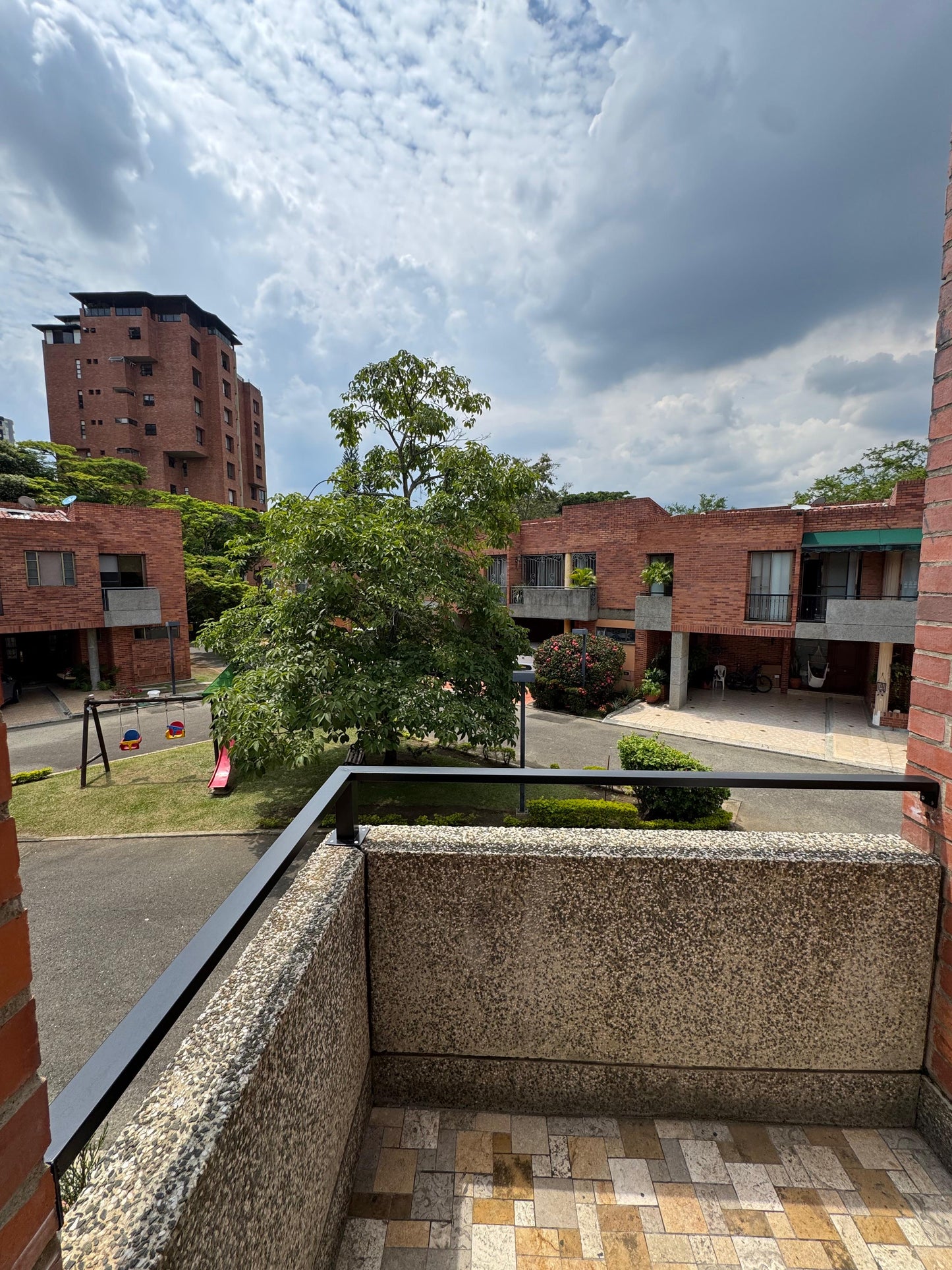 CASA A LA VENTA EN CONDOMINIO POLO CLUB CIUDAD JARDÍN CALI