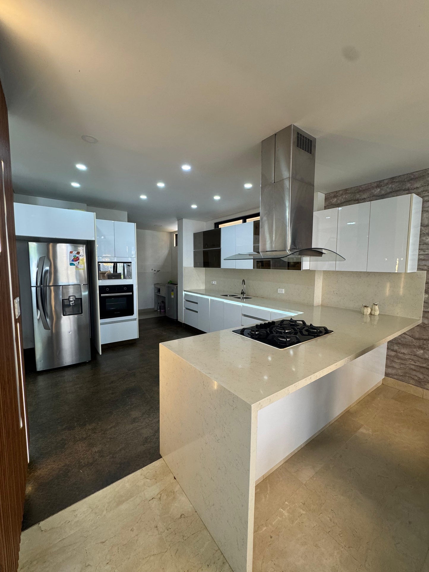 CASA EN ALQUILER EN EL SECTOR DE LAS MERCEDES JAMUNDI