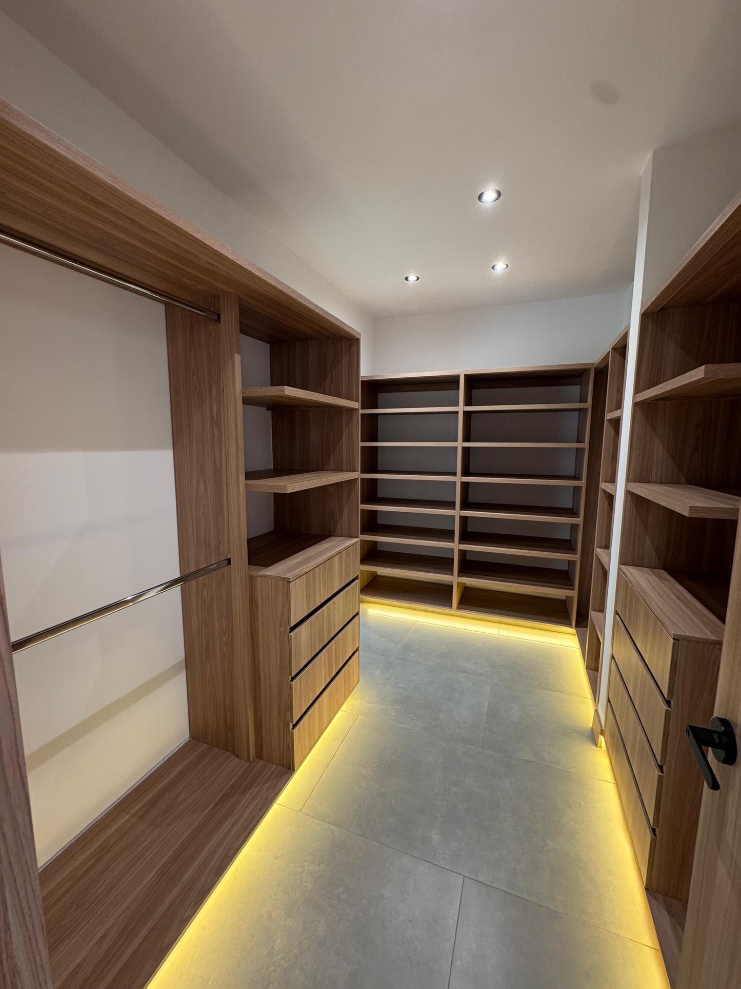 CASA A LA VENTA EN CONDOMINIO POLO CLUB CIUDAD JARDÍN CALI