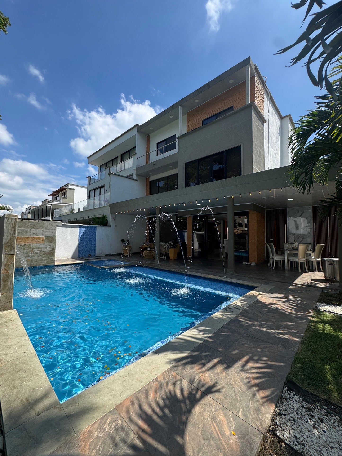 CASA EN ALQUILER EN EL SECTOR DE LAS MERCEDES JAMUNDI