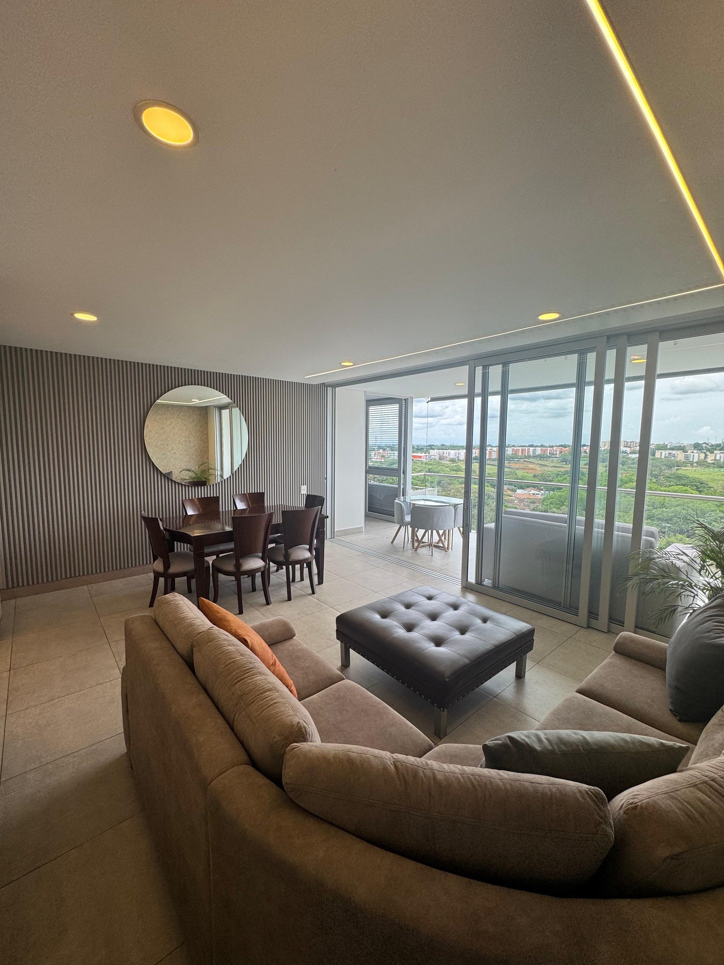 APARTAMENTO AMOBLADO EN RENTA CIUDAD JARDÍN CALI