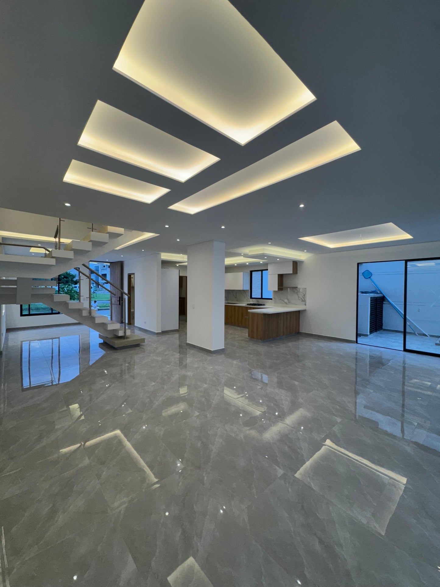 CASA A LA VENTA EN LAS MERCEDES JAMUNDI