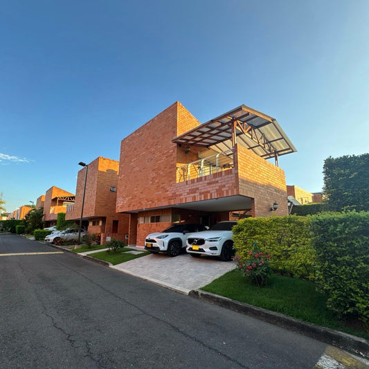 CASA EN VENTA CIUDAD JARDÍN CALI