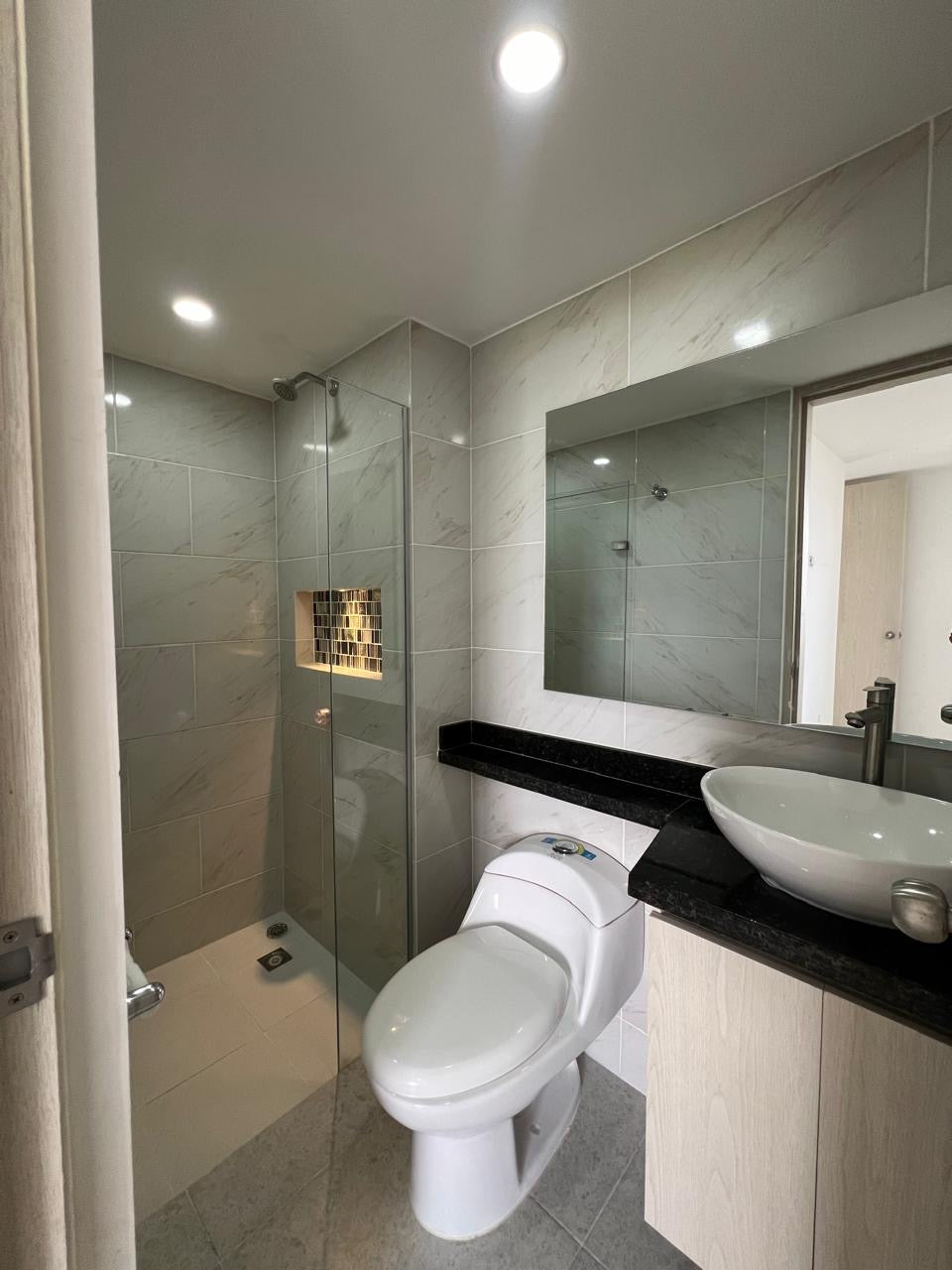 APARTAMENTO A LA VENTA EN VALLE DE LILI UNIDAD BELATERRA