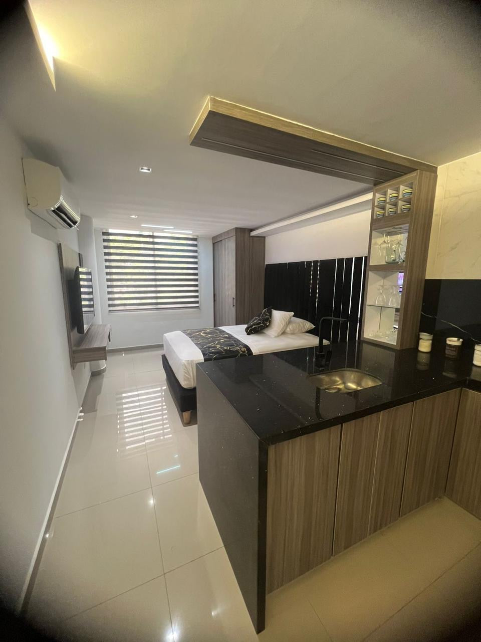 EDIFICIO DE APARTAESTUDIOS EN VENTA AL SUR DE CALI
