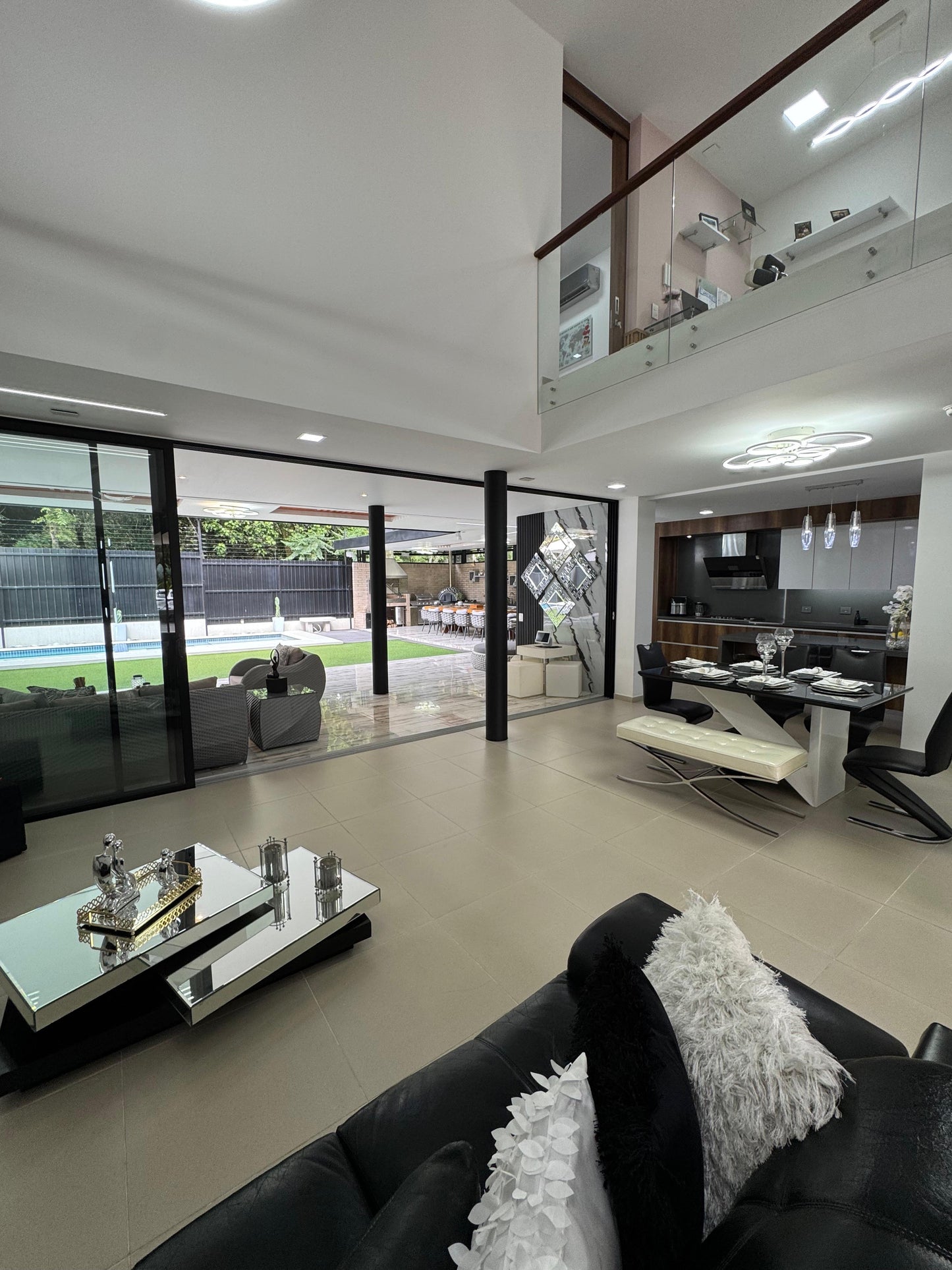 CASA MODERNA EN VENTA PANCE CALI