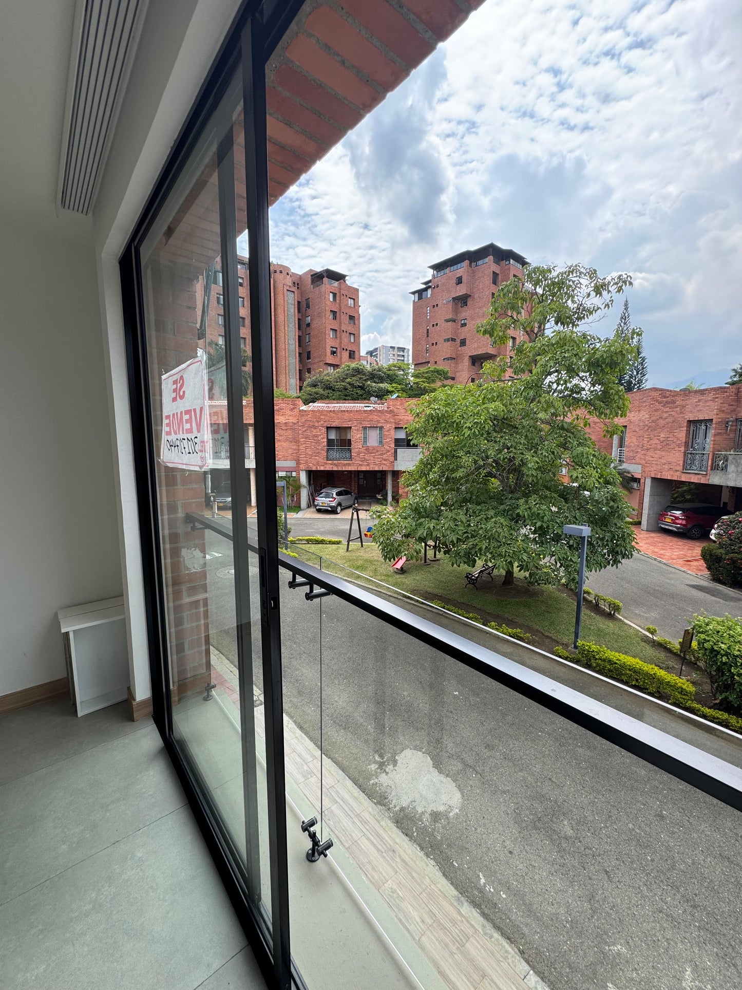 CASA A LA VENTA EN CONDOMINIO POLO CLUB CIUDAD JARDÍN CALI