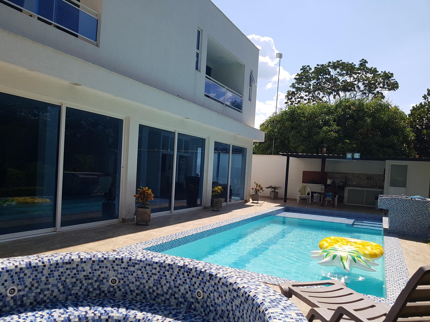 CASA CAMPESTRE AMOBLADA EN VENTA O EN POTRERITO JAMUNDI