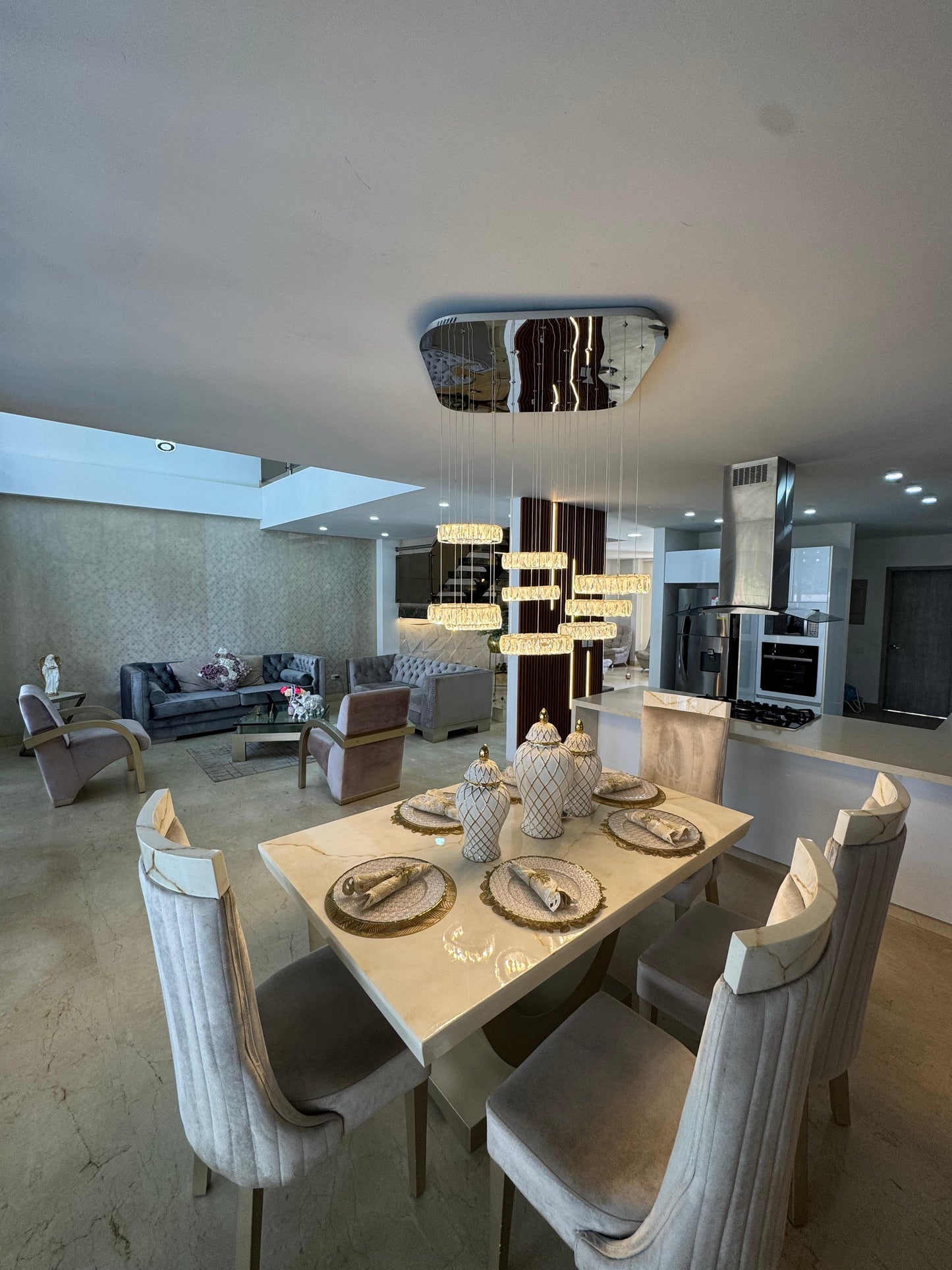 CASA EN ALQUILER EN EL SECTOR DE LAS MERCEDES JAMUNDI