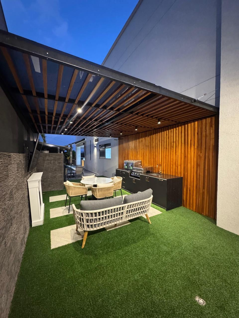 CASA LUJOSA EN VENTA PANCE CALI