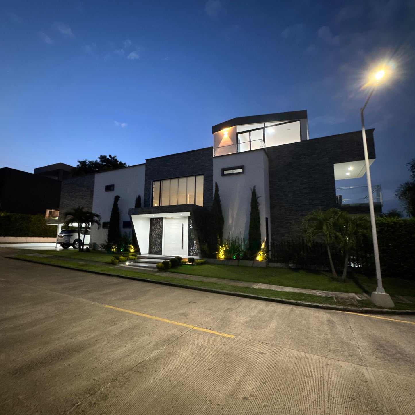 CASA DE LUJO EN VENTA EN PANCE – CALI