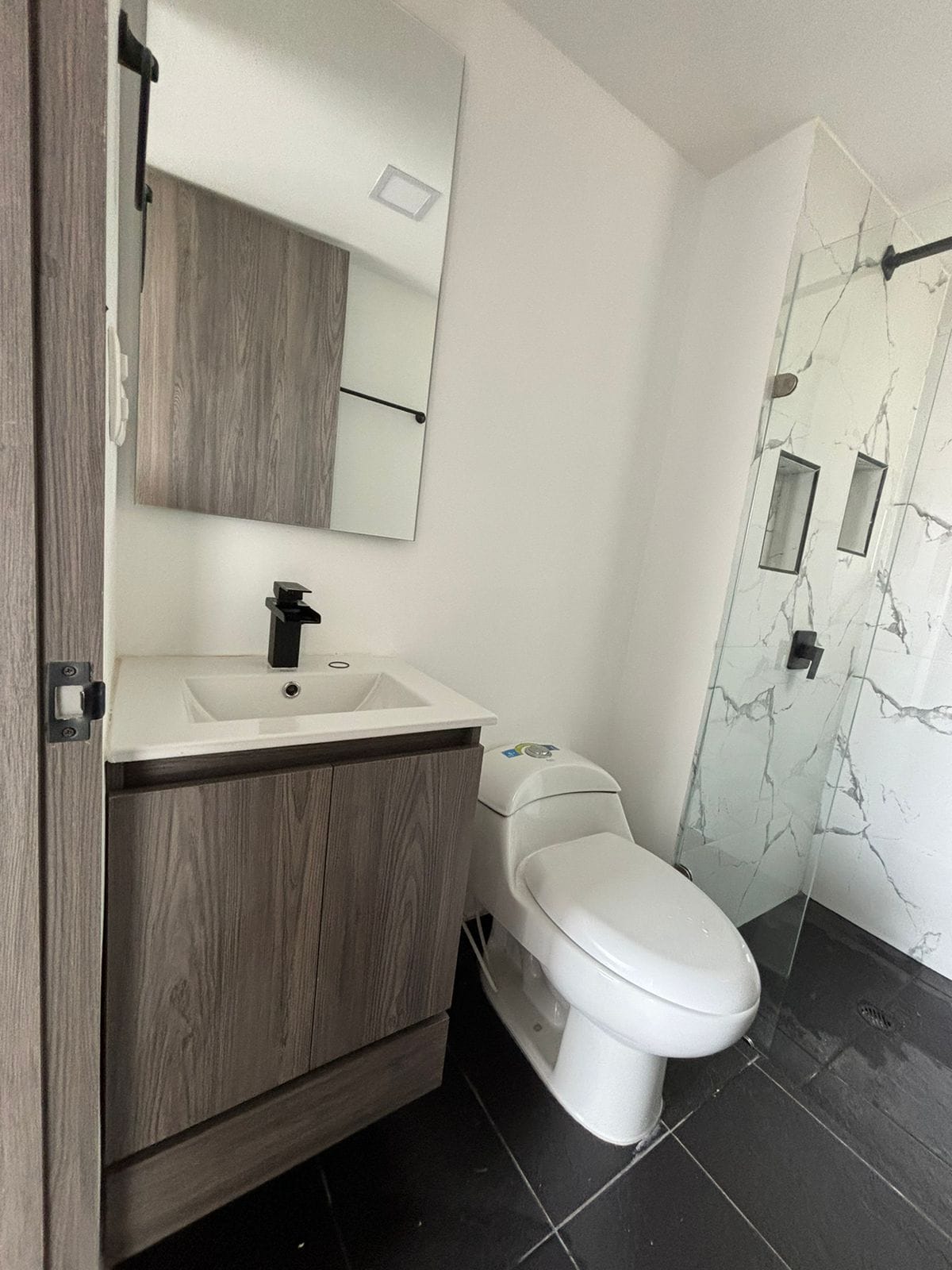 SE VENDE HERMOSO APARTAMENTO PARA ESTRENAR EN EL BARRIO CANEY CALI