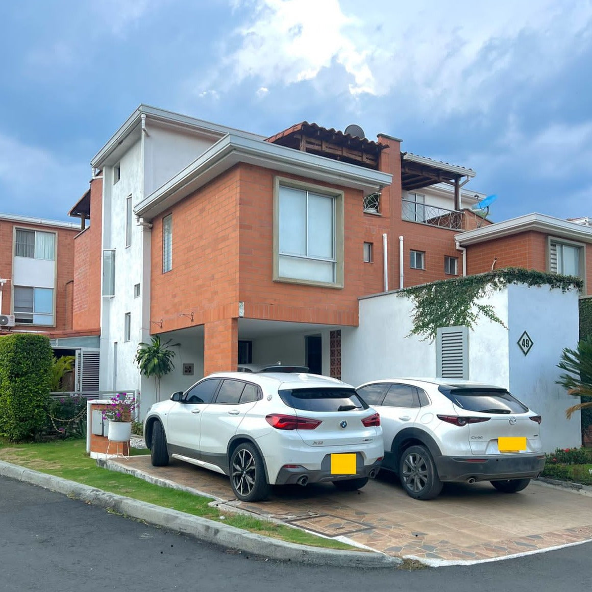 CASA ESQUINERA EN VENTA CONDOMINIO ALFEREZ CIUDAD JARDIN