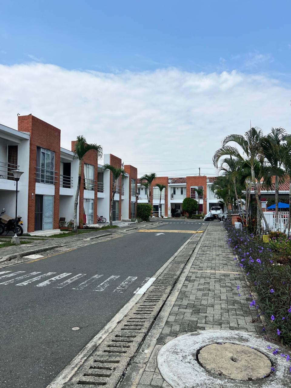 SE VENDE CASA EN CONDOMINIO PRADOS DE ALFAGUARA JAMUNDI