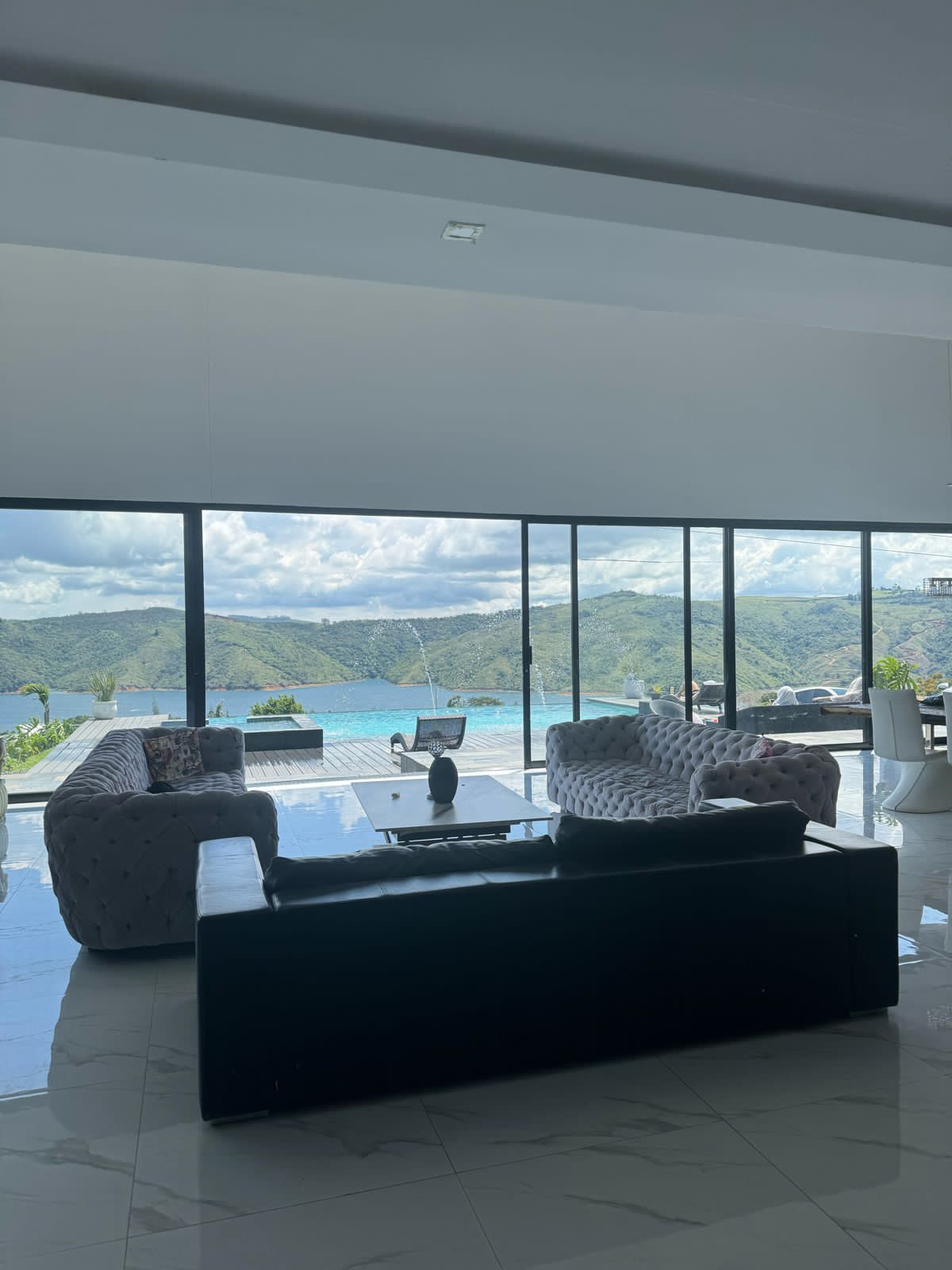 SE VENDE FINCA EN EL LAGO CALIMA CONJUNTO CERRADO