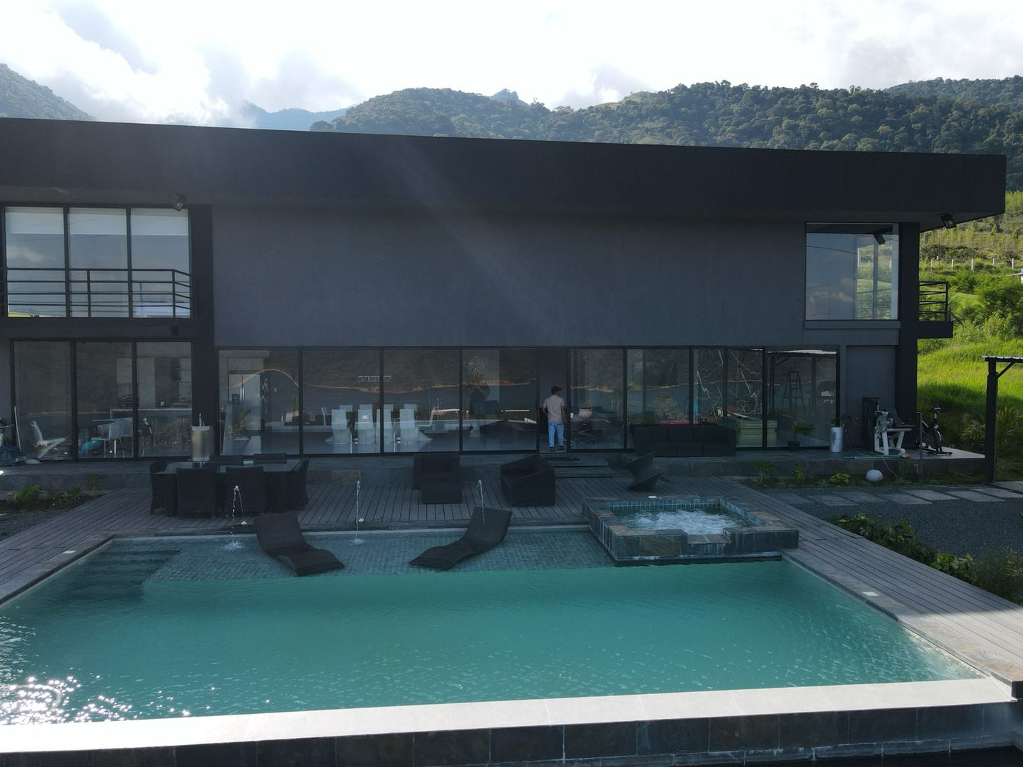 SE VENDE FINCA EN EL LAGO CALIMA CONJUNTO CERRADO
