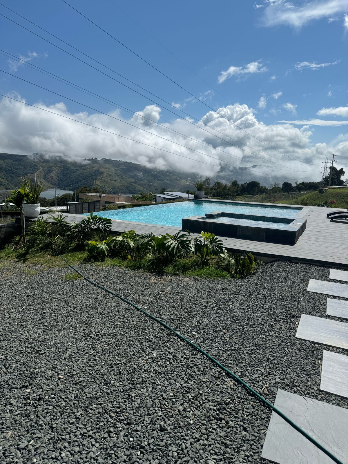 SE VENDE FINCA EN EL LAGO CALIMA CONJUNTO CERRADO