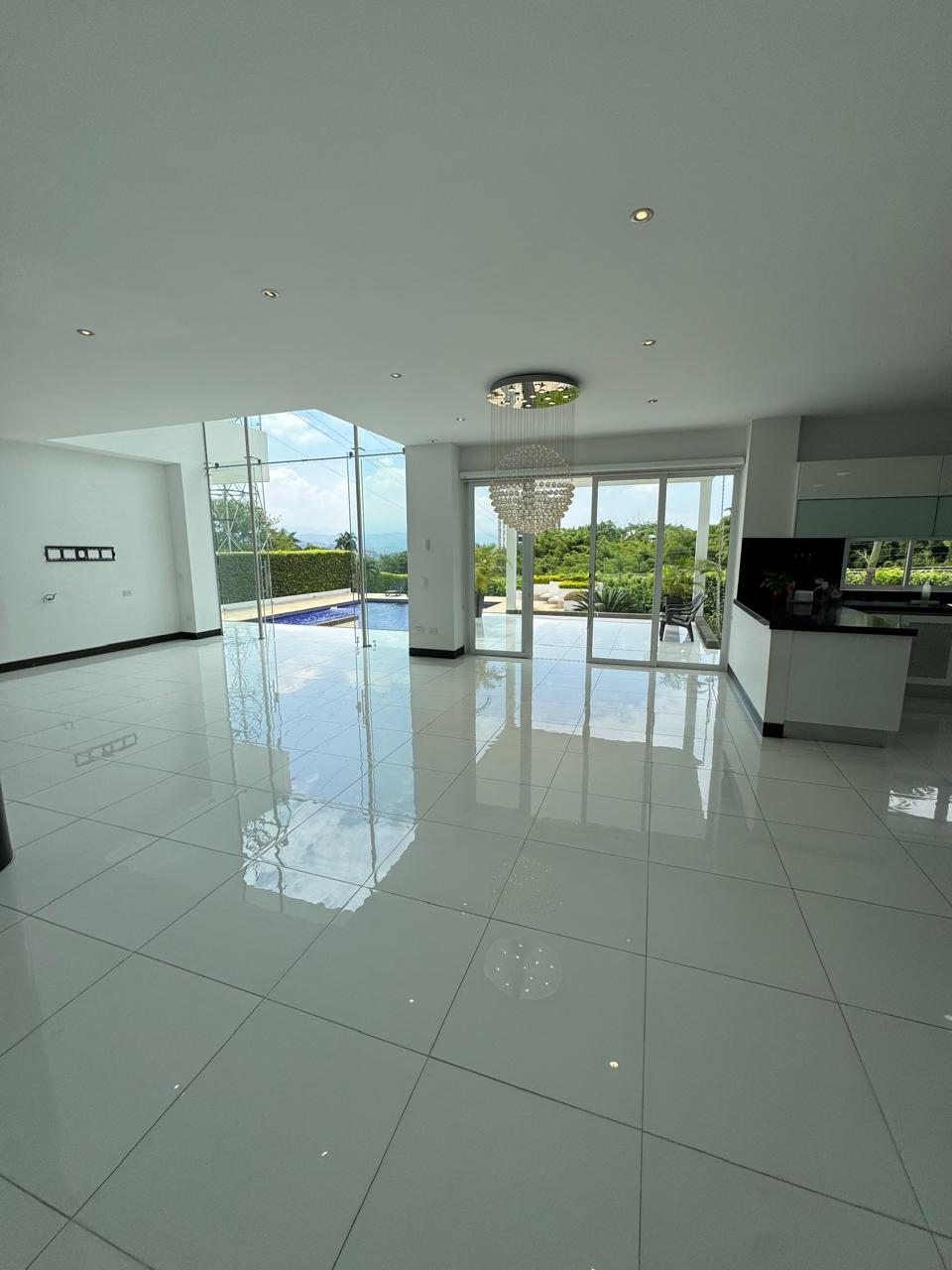 Casa campestre en venta en Pance, Cali — Condominio, 580 m², 5 habitaciones y piscina