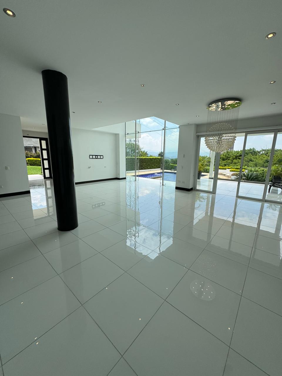 Casa campestre en venta en Pance, Cali — Condominio, 580 m², 5 habitaciones y piscina