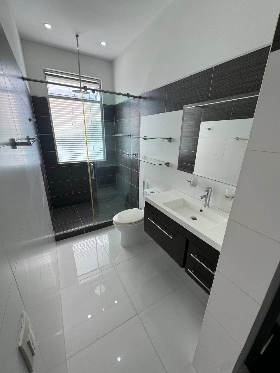 Casa campestre en venta en Pance, Cali — Condominio, 580 m², 5 habitaciones y piscina