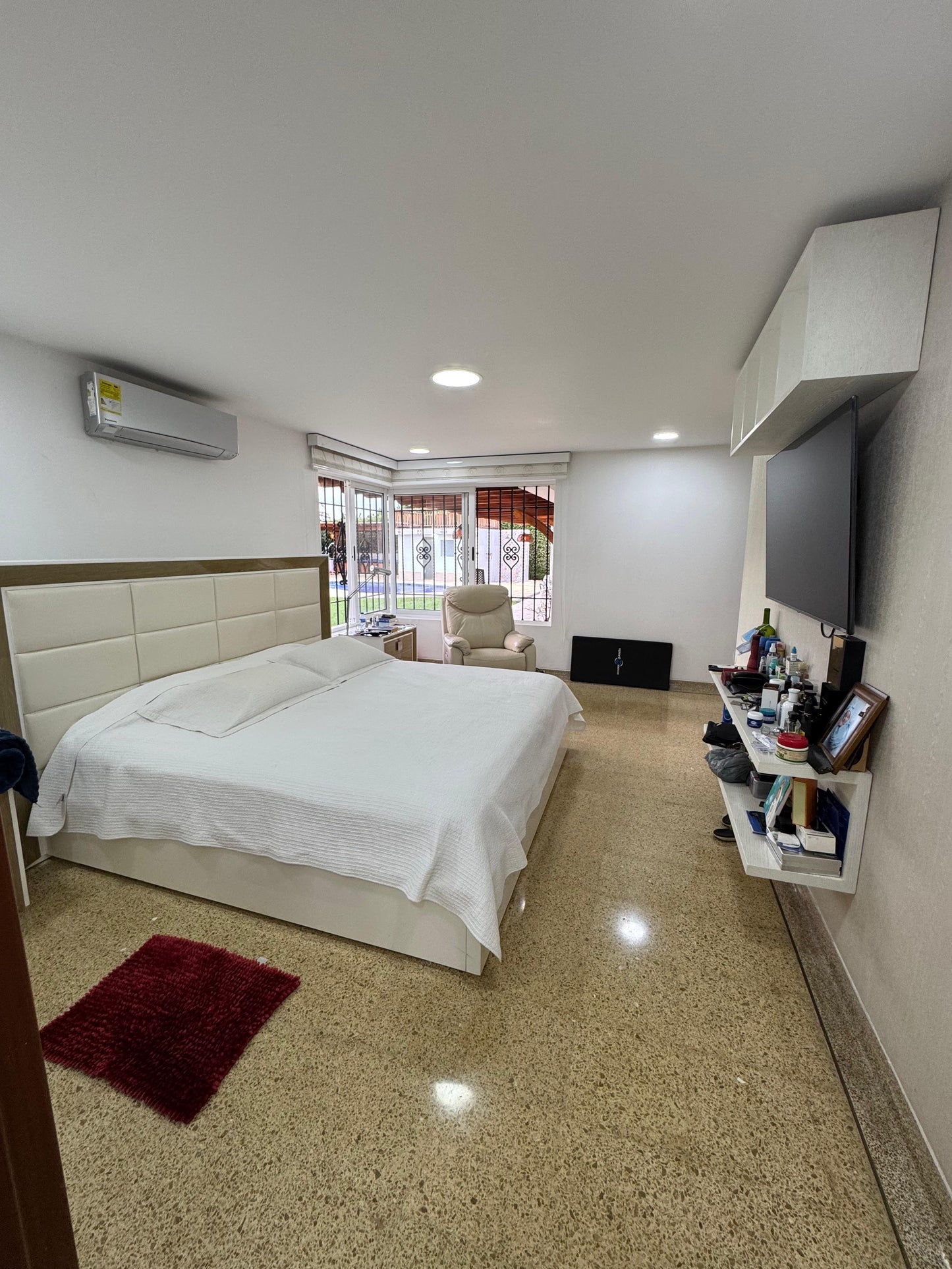 Casa independiente en venta en Ciudad Jardín, Cali — 600 m², 4 habitaciones, piscina y turco