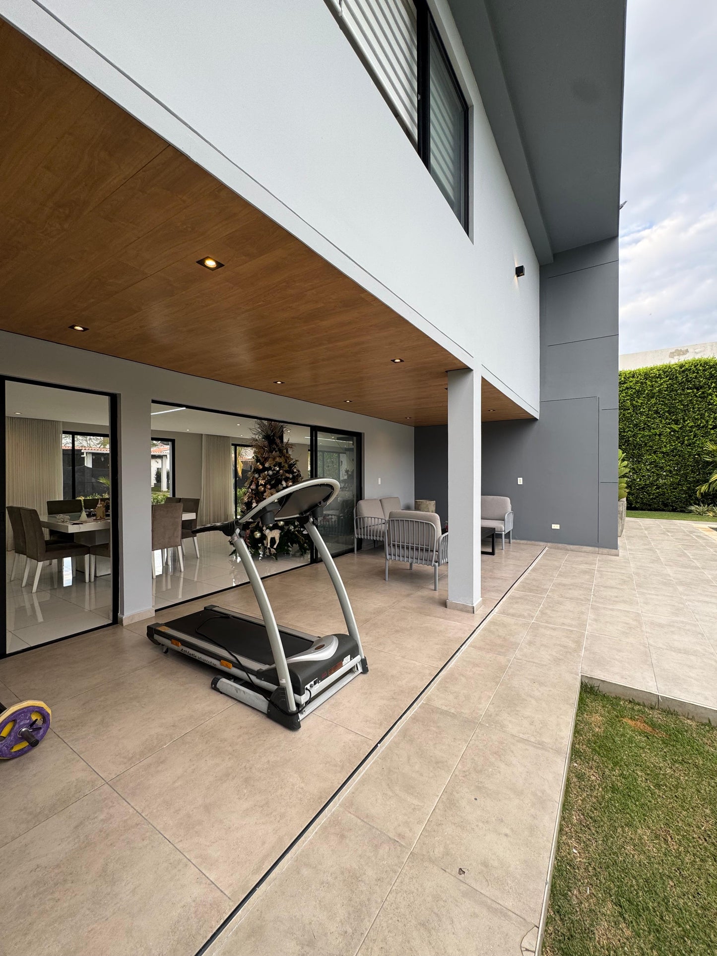 Casa en condominio en venta en Pance, Cali — 550 m², 4 habitaciones, piscina y sala de cine