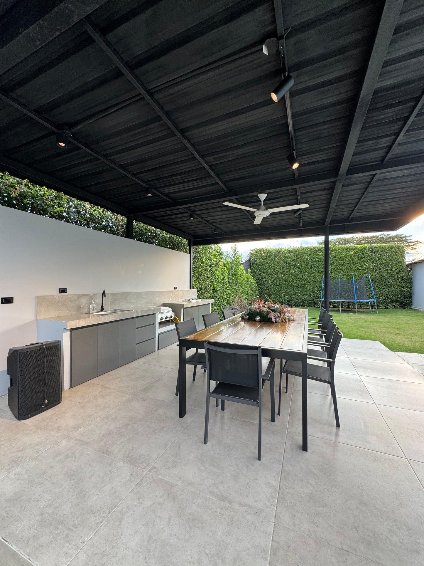 Casa en condominio en venta en Pance, Cali — 550 m², 4 habitaciones, piscina y sala de cine