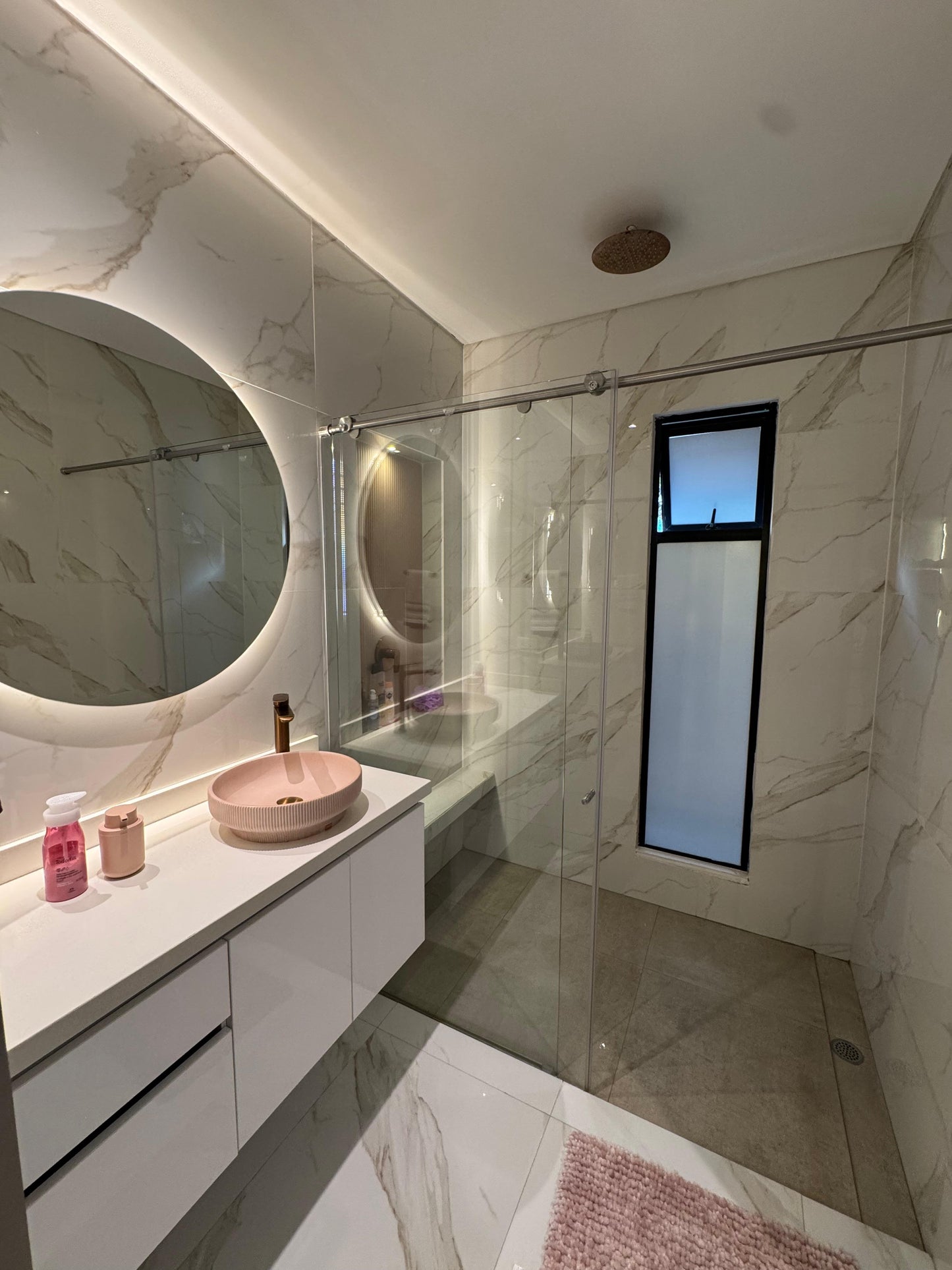 Casa en condominio en venta en Pance, Cali — 550 m², 4 habitaciones, piscina y sala de cine
