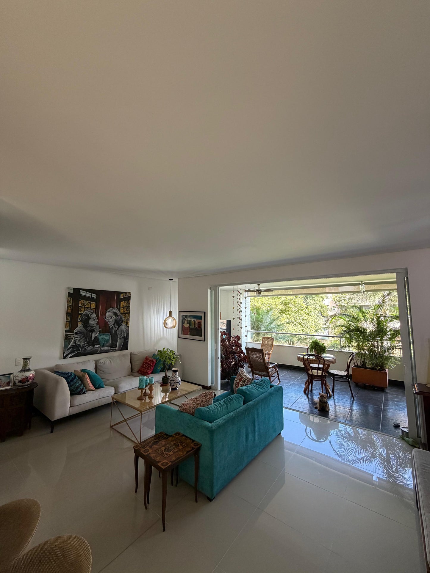Apartamento en venta en Pance, Cali — 300 m² con terraza y jacuzzi, 3 habitaciones