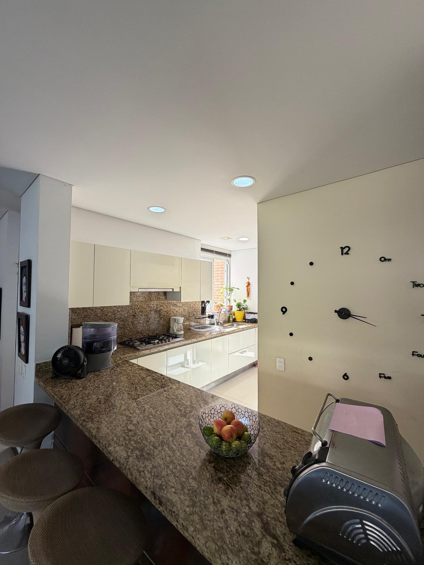 Apartamento en venta en Pance, Cali — 300 m² con terraza y jacuzzi, 3 habitaciones