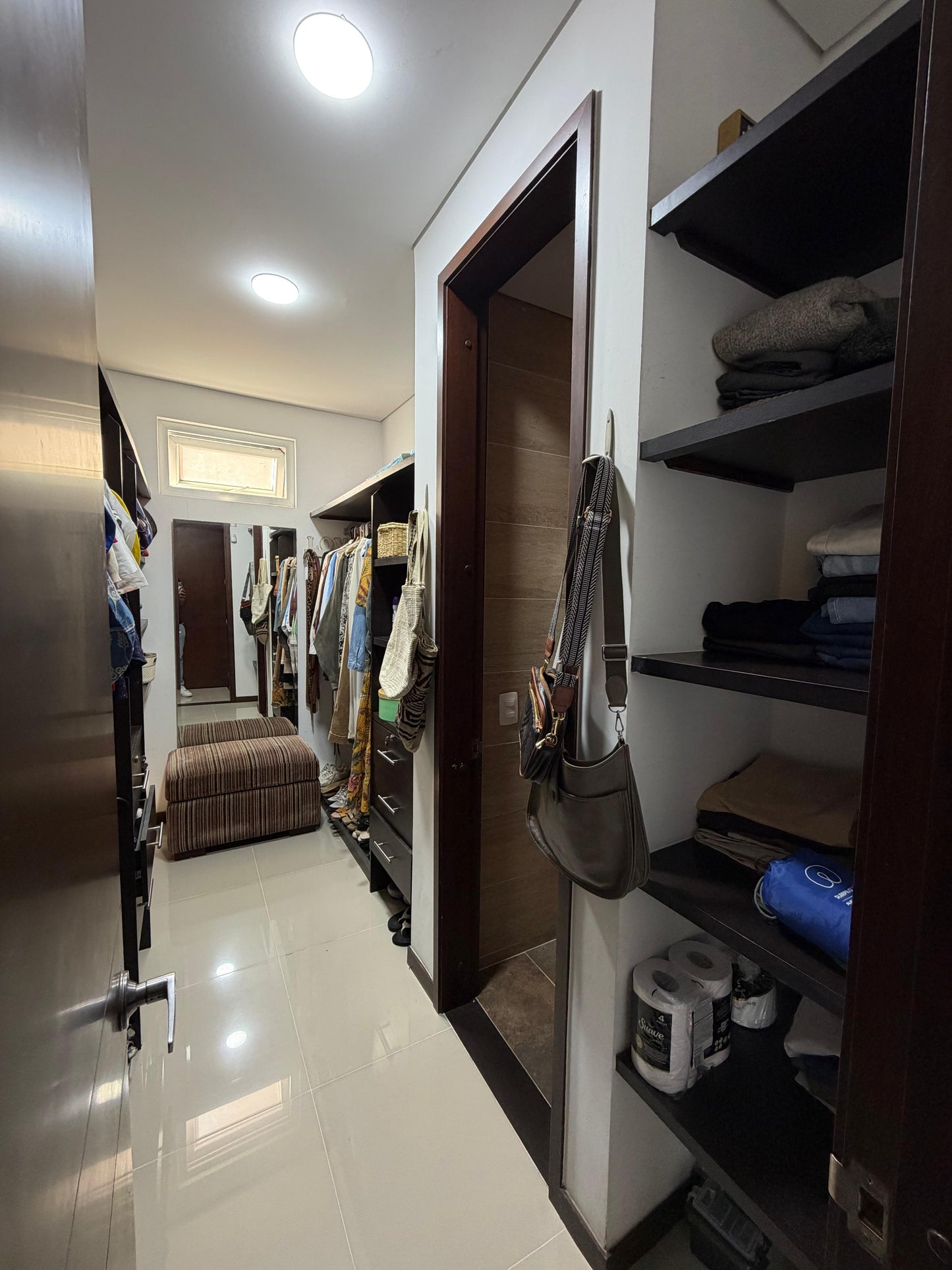 Apartamento en venta en Pance, Cali — 300 m² con terraza y jacuzzi, 3 habitaciones