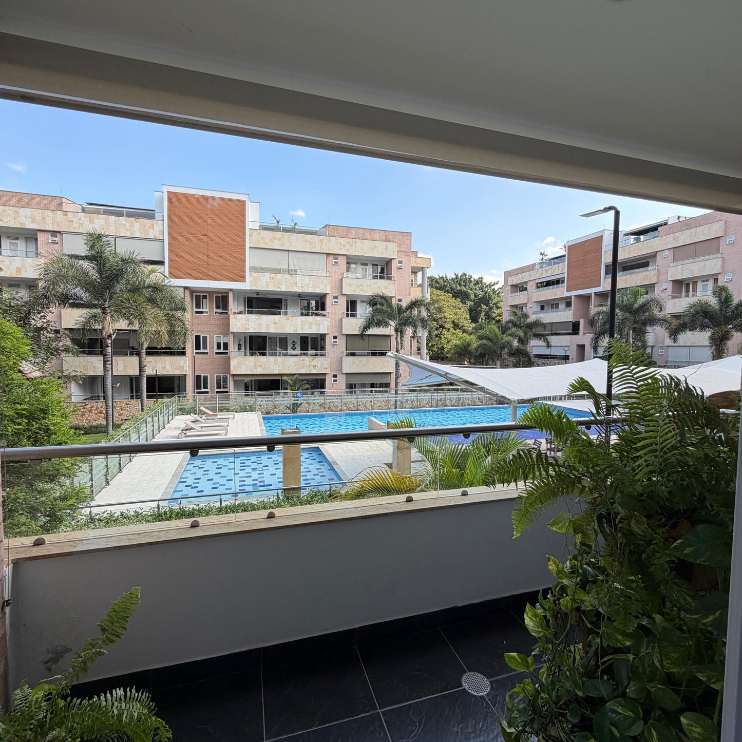 Apartamento en venta en Pance, Cali — 300 m² con terraza y jacuzzi, 3 habitaciones