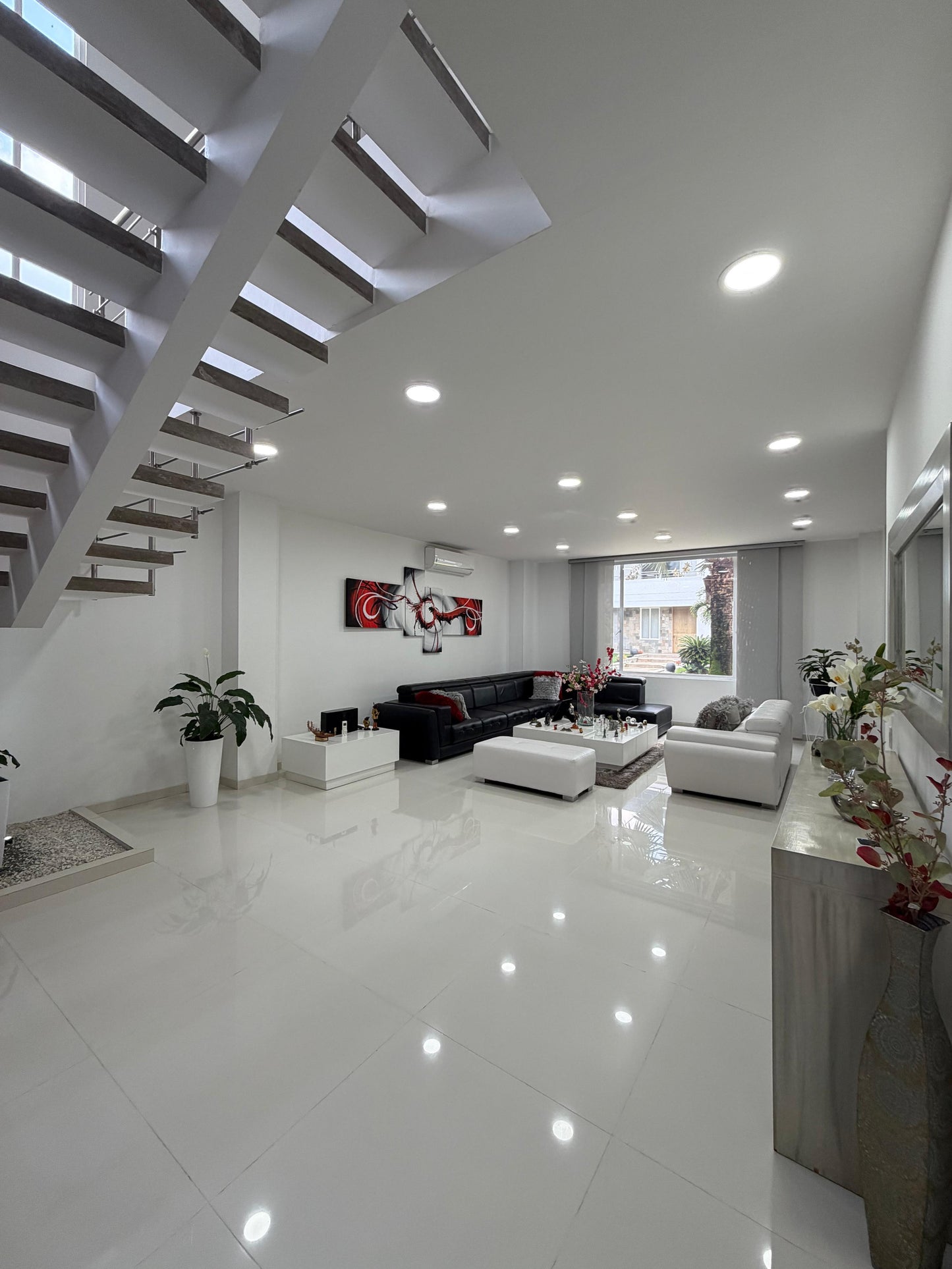 Casa en condominio en venta en Pance, Cali — 450 m², lote de 1.167 m², piscina y gimnasio