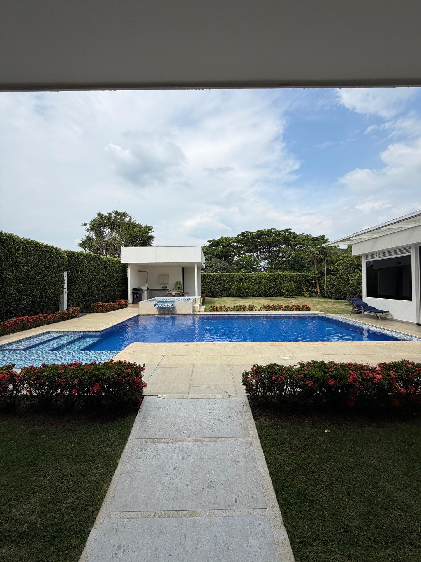 Casa en condominio en venta en Pance, Cali — 450 m², lote de 1.167 m², piscina y gimnasio