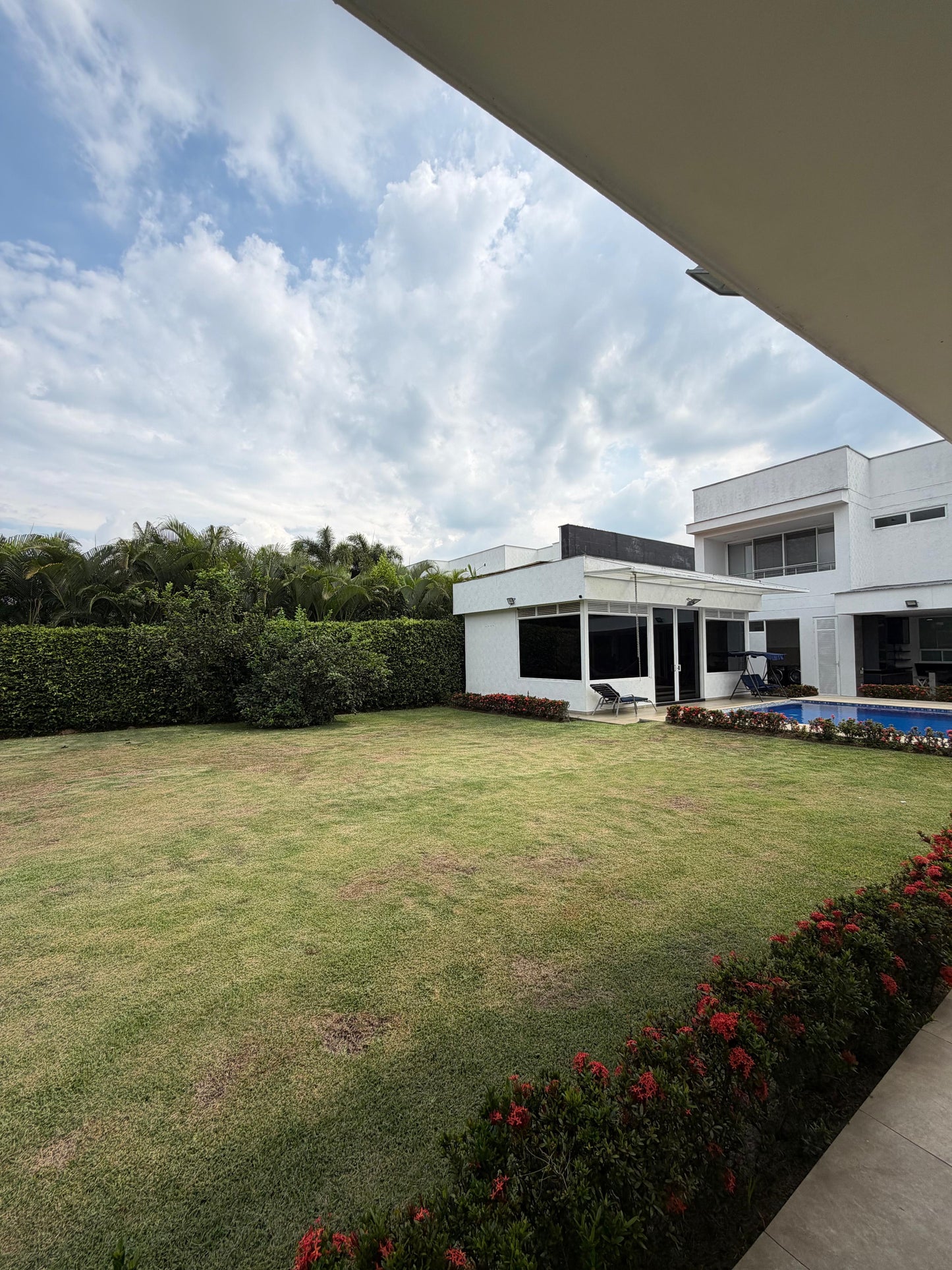 Casa en condominio en venta en Pance, Cali — 450 m², lote de 1.167 m², piscina y gimnasio