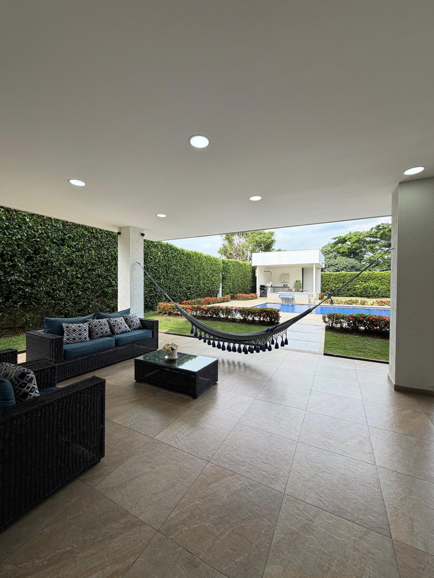Casa en condominio en venta en Pance, Cali — 450 m², lote de 1.167 m², piscina y gimnasio
