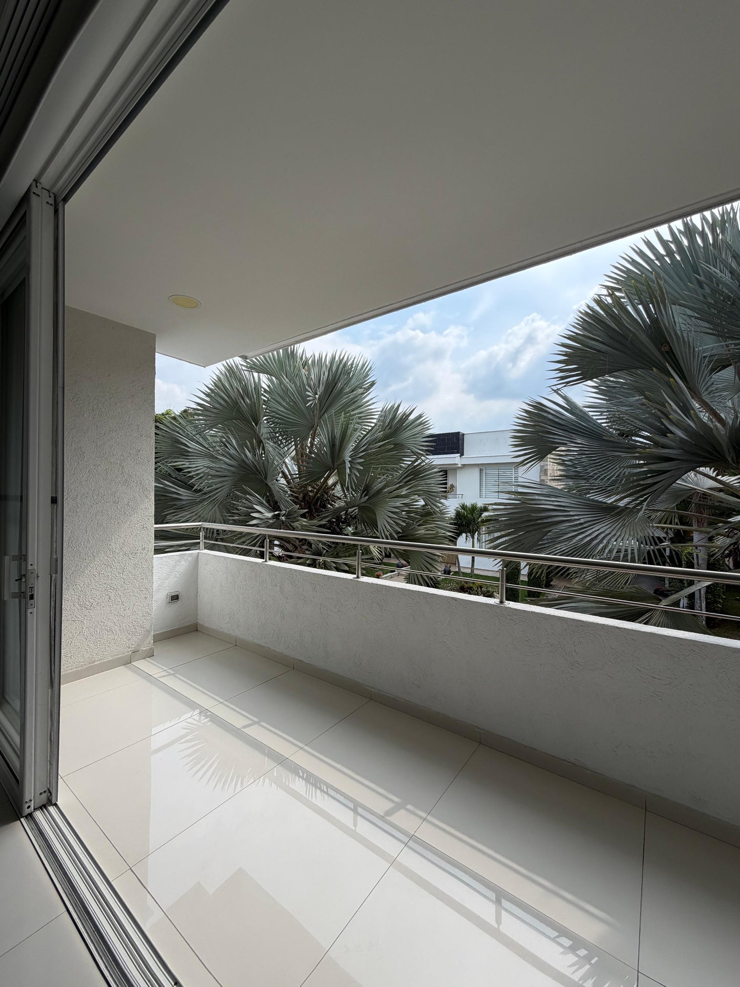 Casa en condominio en venta en Pance, Cali — 450 m², lote de 1.167 m², piscina y gimnasio