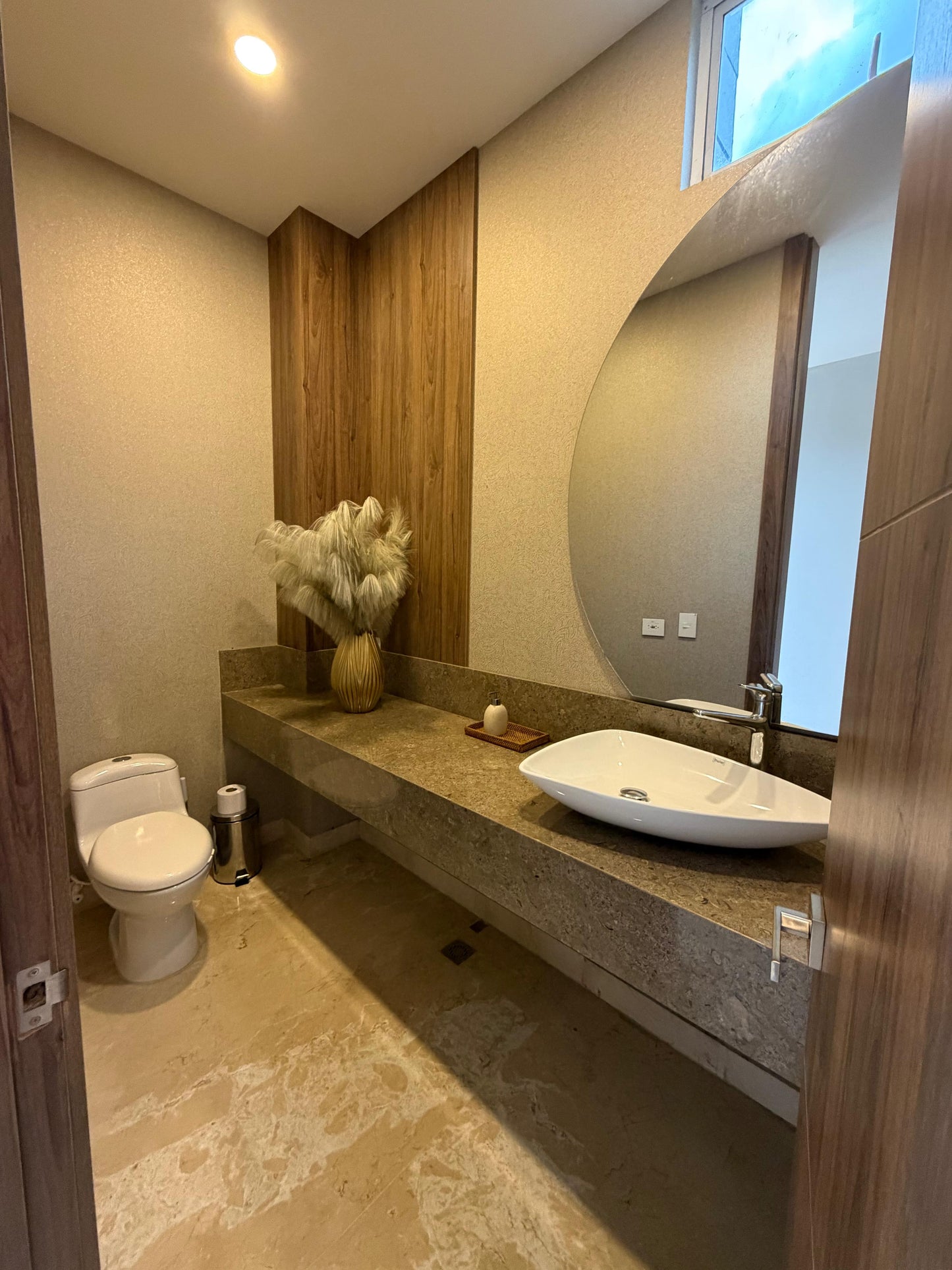 Casa en condominio en venta en Pance, Cali — 900 m², ascensor, sala de cine y piscina