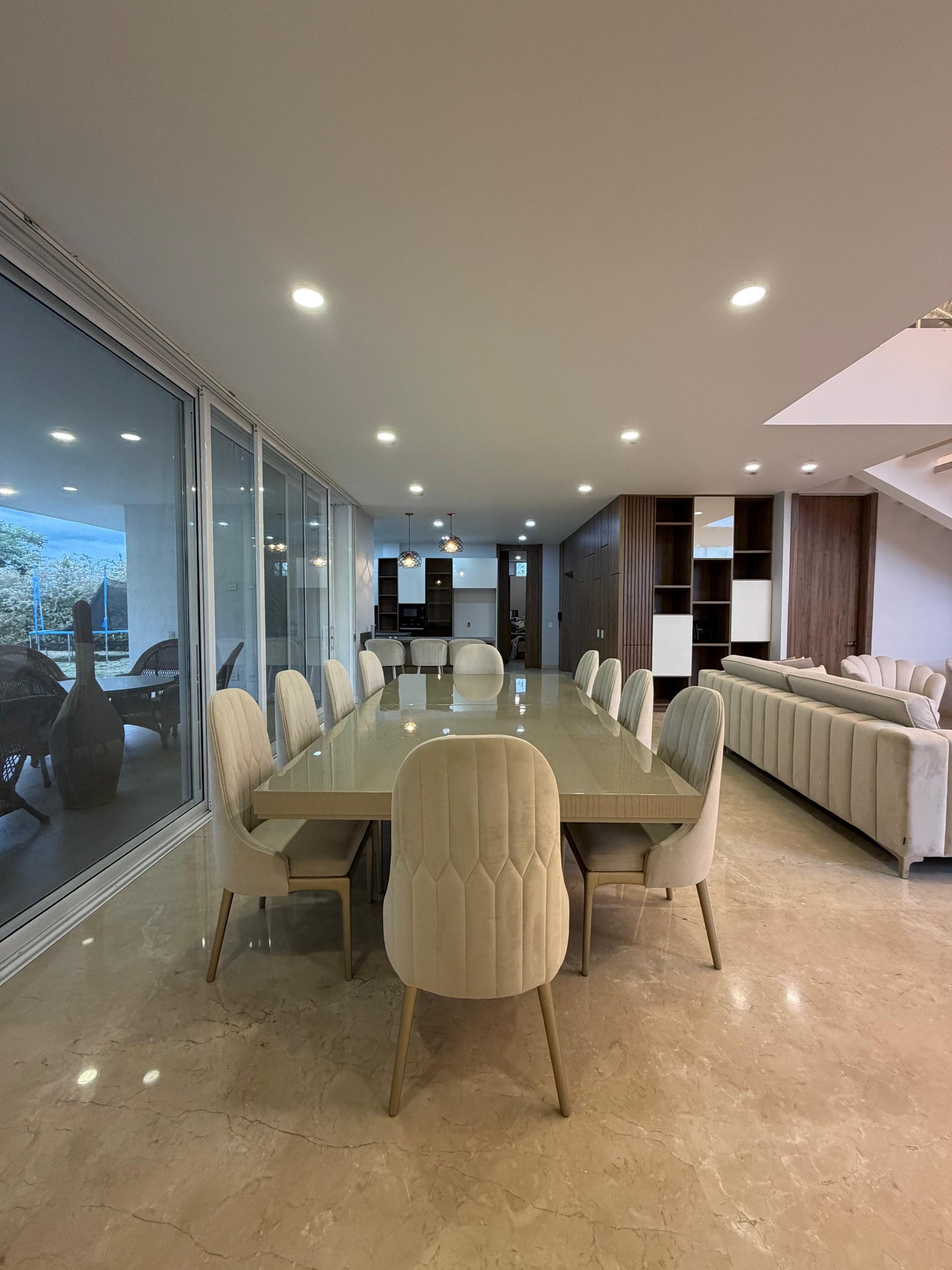Casa en condominio en venta en Pance, Cali — 900 m², ascensor, sala de cine y piscina