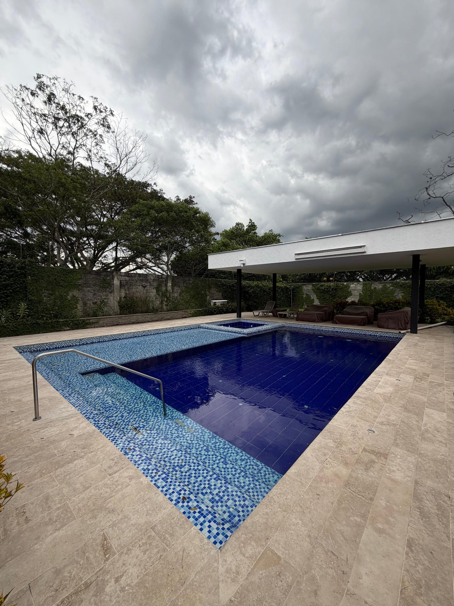 Casa en condominio en venta en Pance, Cali — 900 m², ascensor, sala de cine y piscina