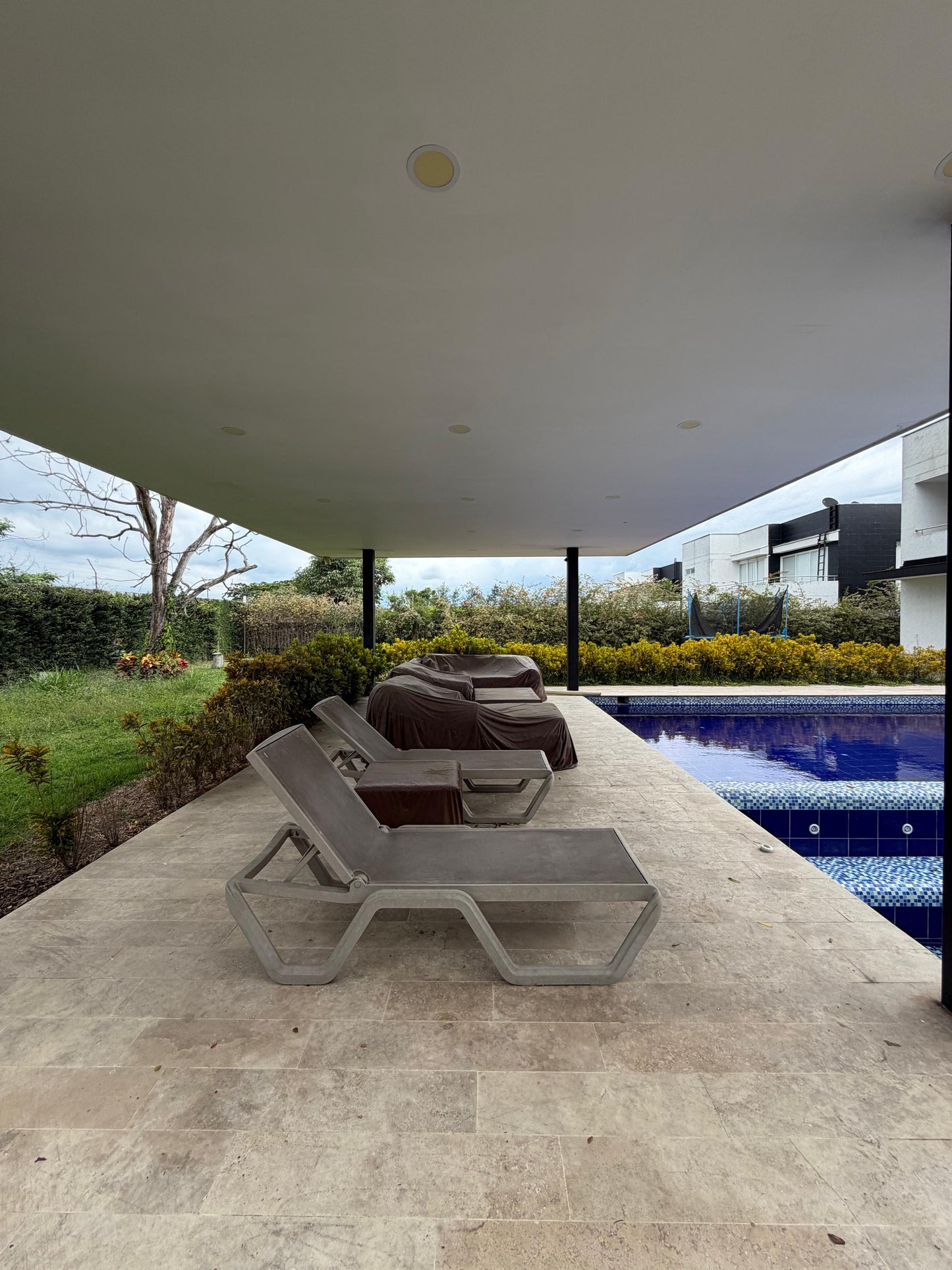 Casa en condominio en venta en Pance, Cali — 900 m², ascensor, sala de cine y piscina