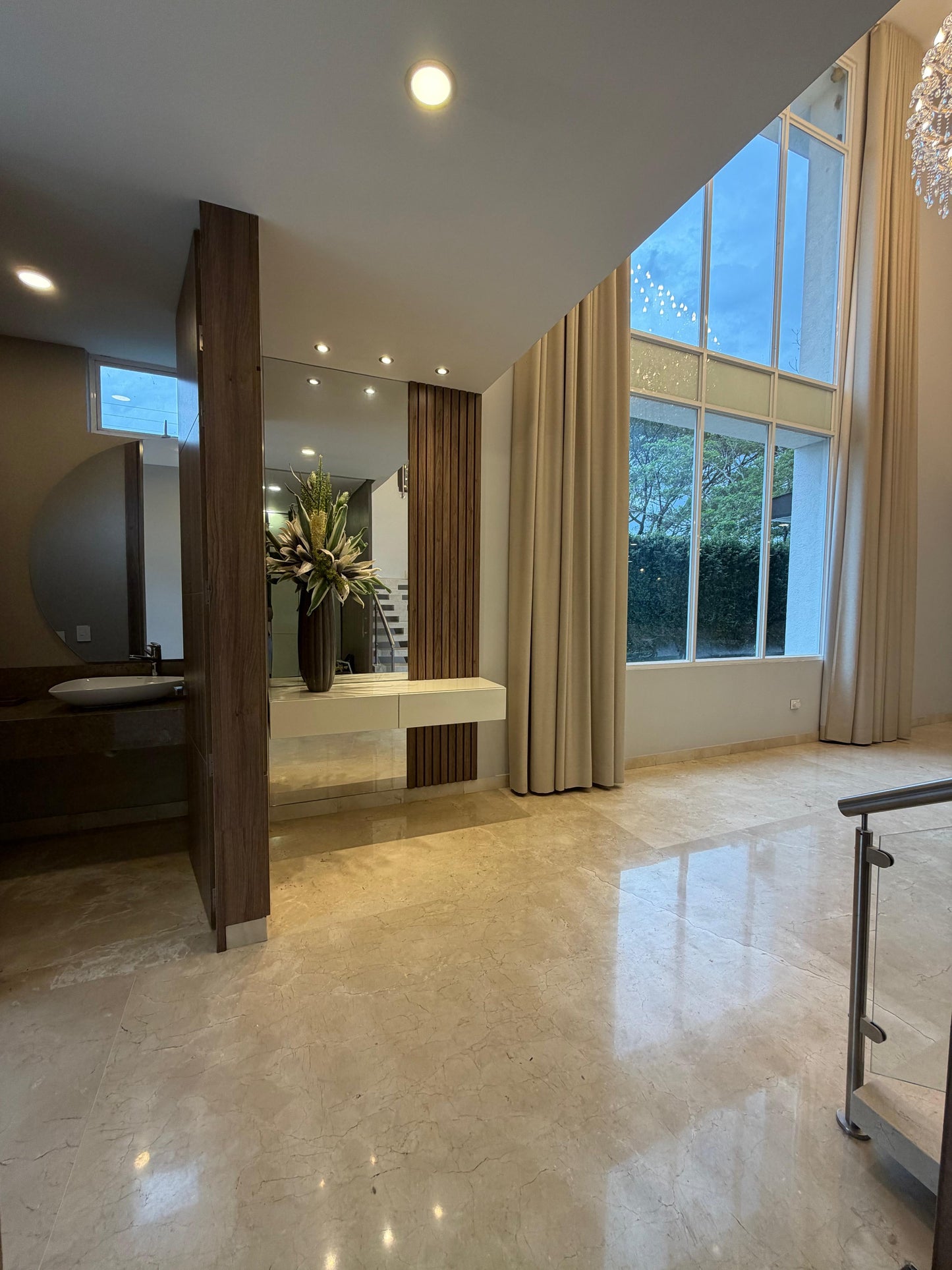 Casa en condominio en venta en Pance, Cali — 900 m², ascensor, sala de cine y piscina