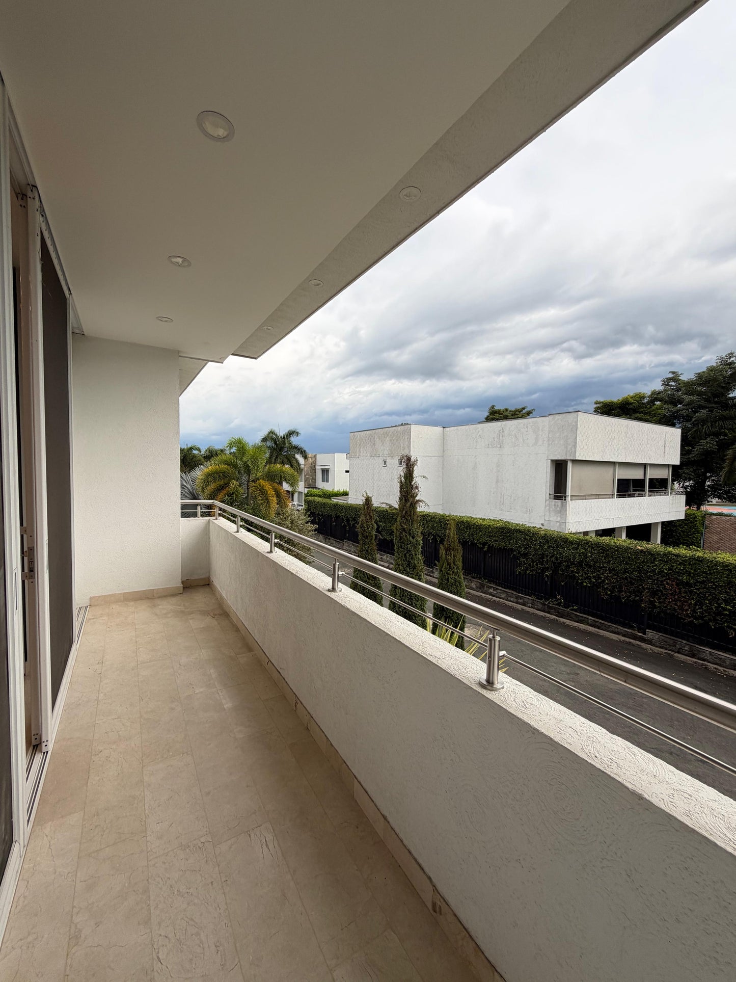 Casa en condominio en venta en Pance, Cali — 900 m², ascensor, sala de cine y piscina