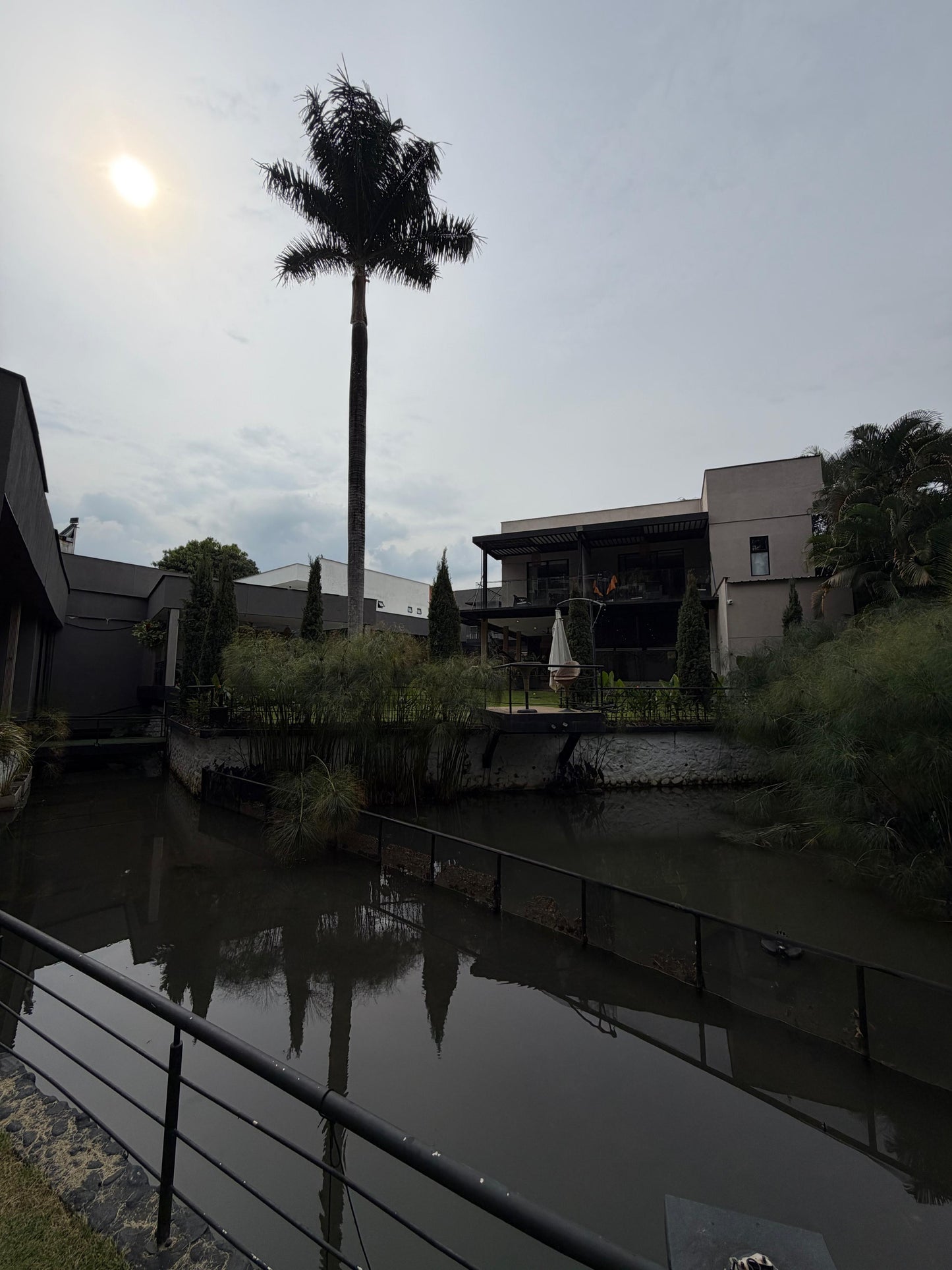 Casa en condominio en venta en Pance, Cali — Lote de 1.000 m², 4 habitaciones y piscina