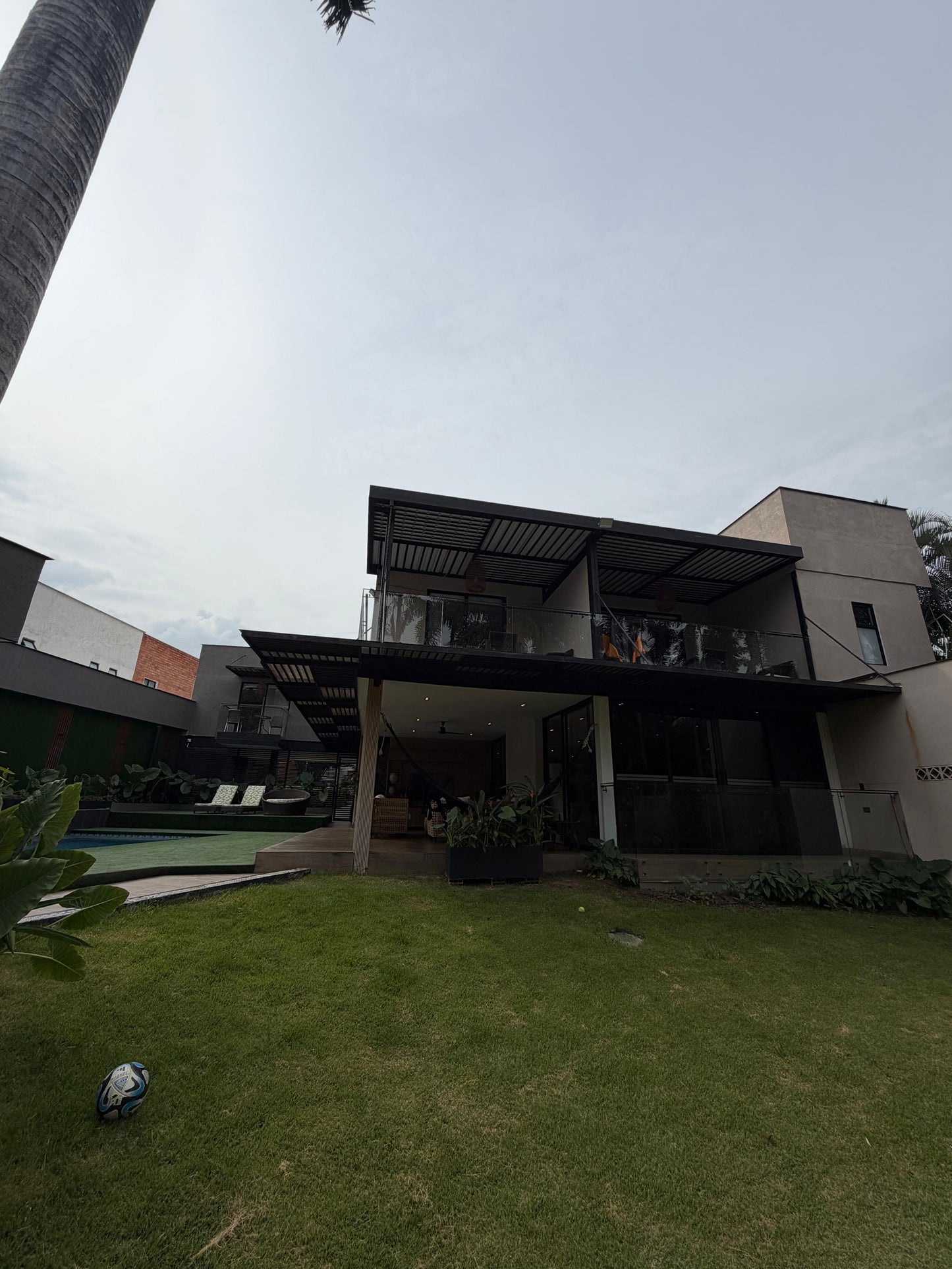 Casa en condominio en venta en Pance, Cali — Lote de 1.000 m², 4 habitaciones y piscina