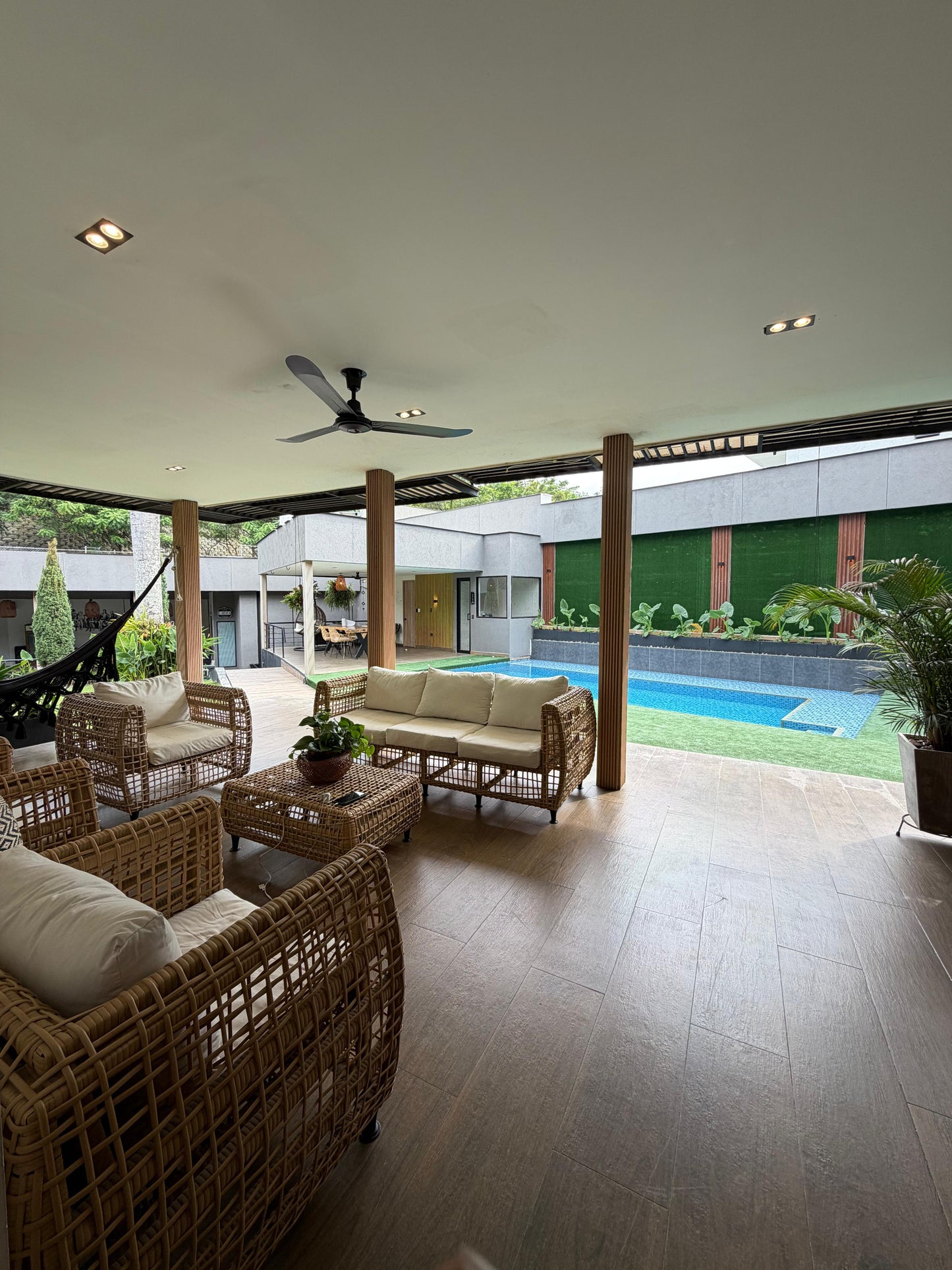 Casa en condominio en venta en Pance, Cali — Lote de 1.000 m², 4 habitaciones y piscina
