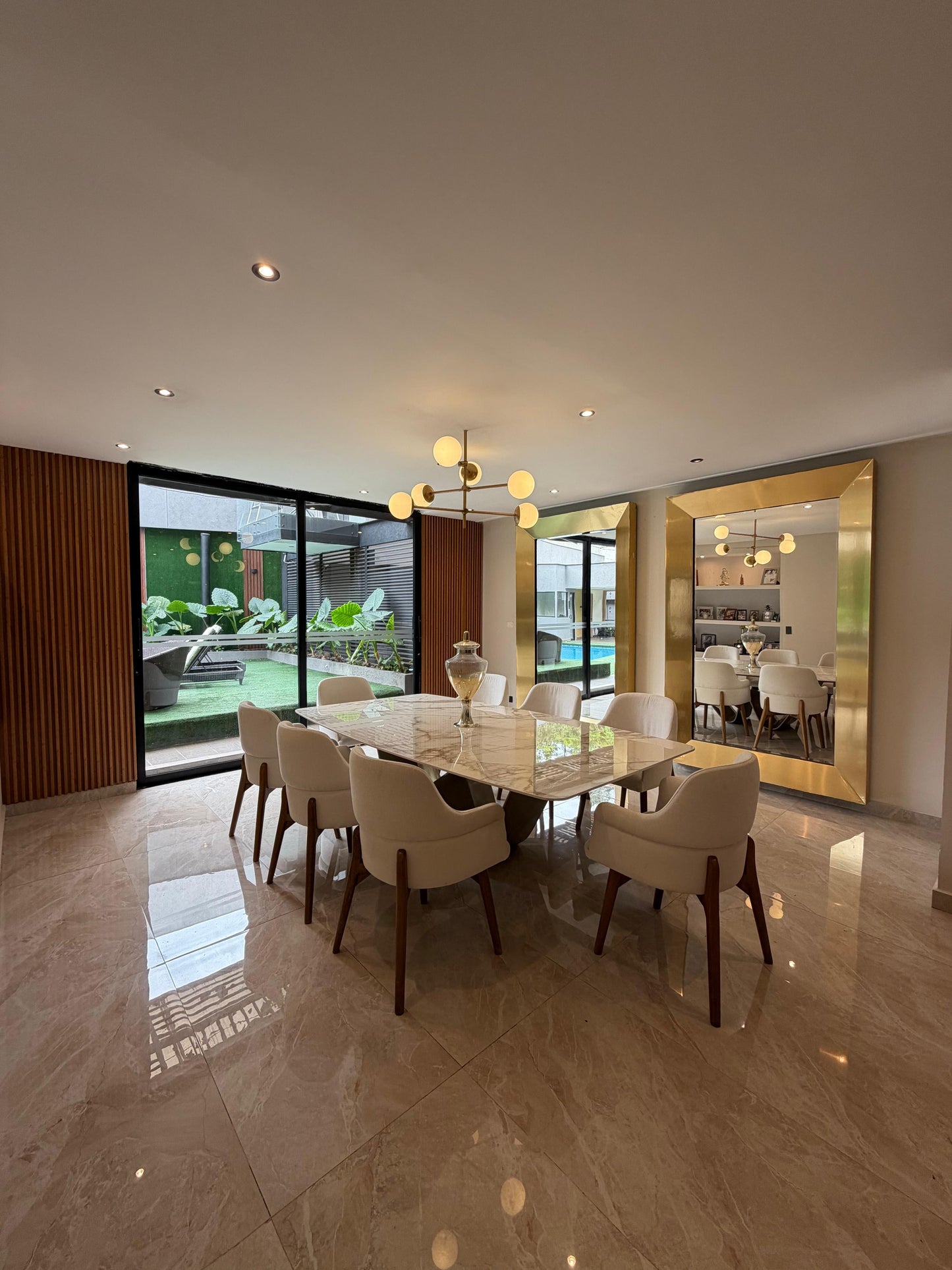 Casa en condominio en venta en Pance, Cali — Lote de 1.000 m², 4 habitaciones y piscina